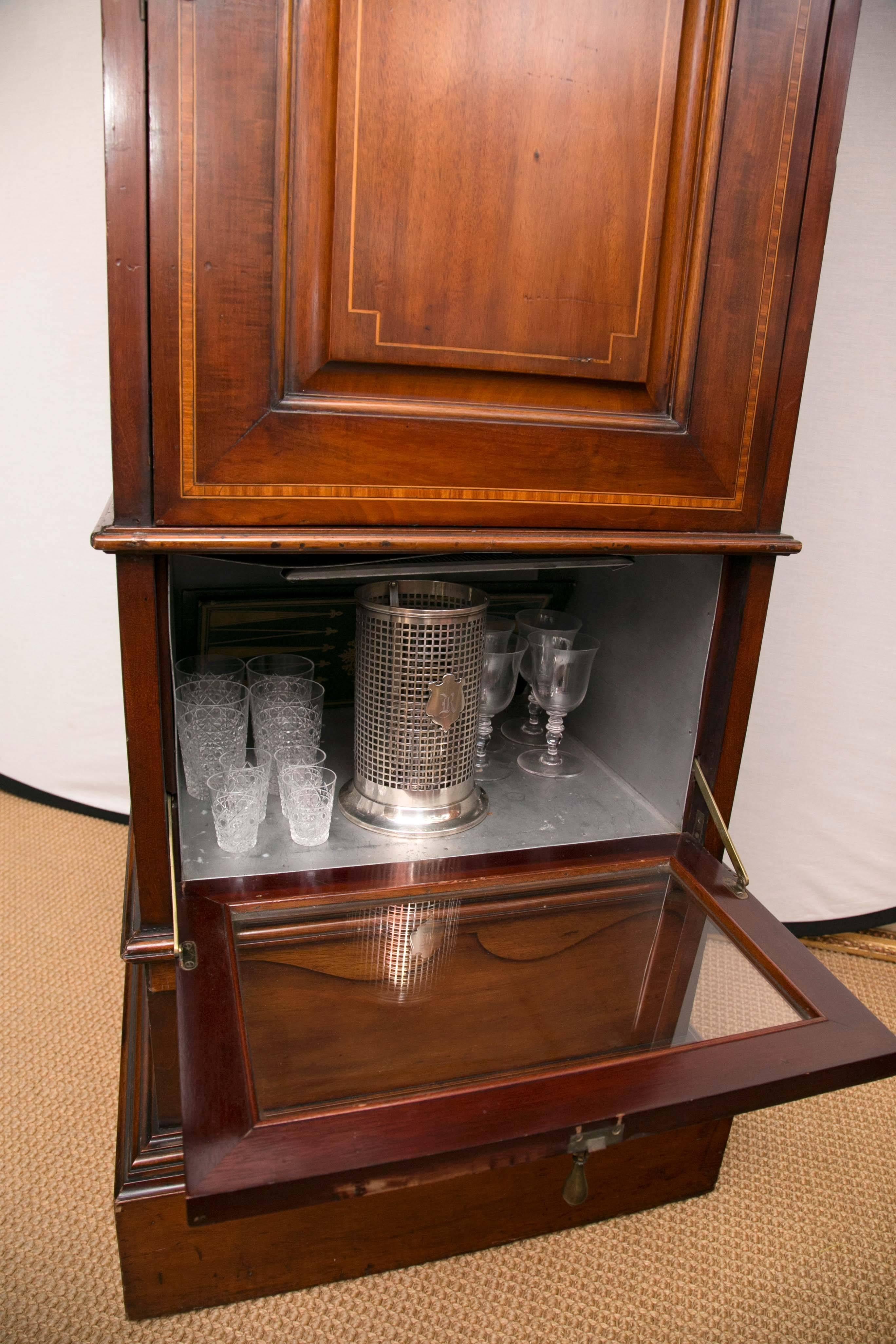 1920s Mahogany Dry Bar, Complete with Humidor and Game Compendium In Good Condition In Mt Kisco, NY