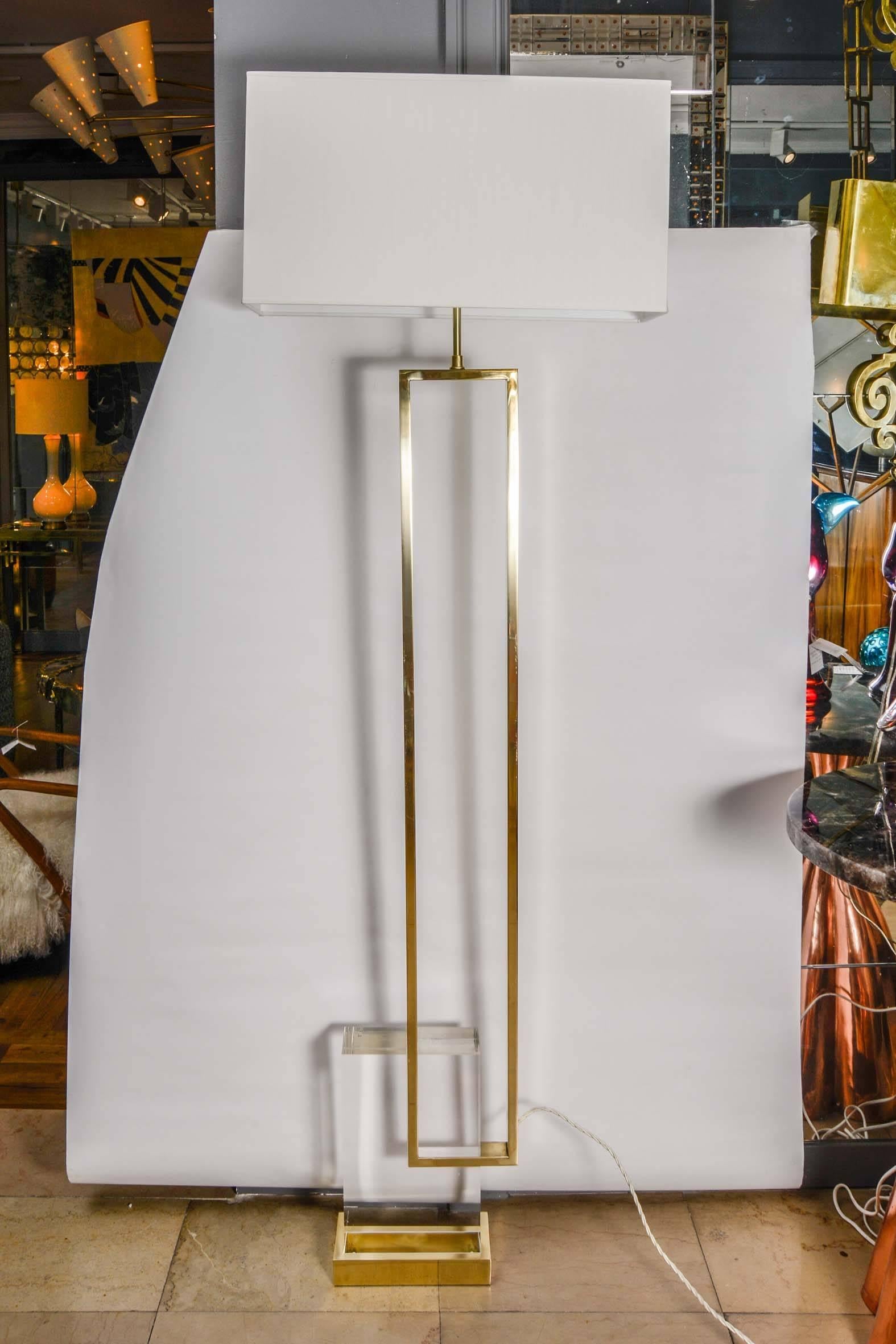 Pair of satin finish brass polish floor lamps, plexiglass block basement, limited to eight pieces, creation gallery Glustin.