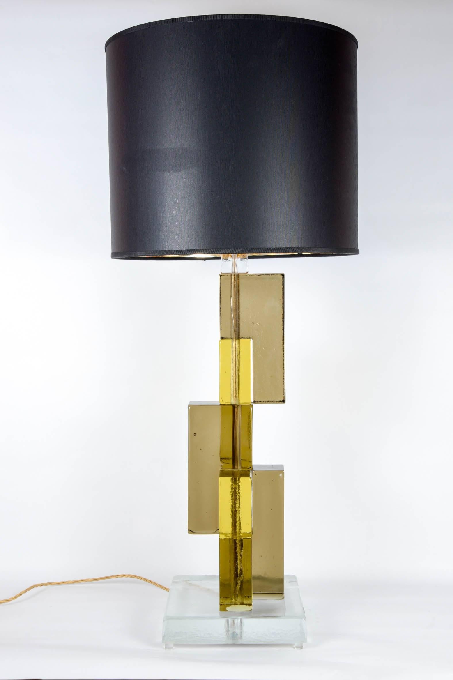 Nice sculptural table lamps
Dimensions given without shade
No shade provided.