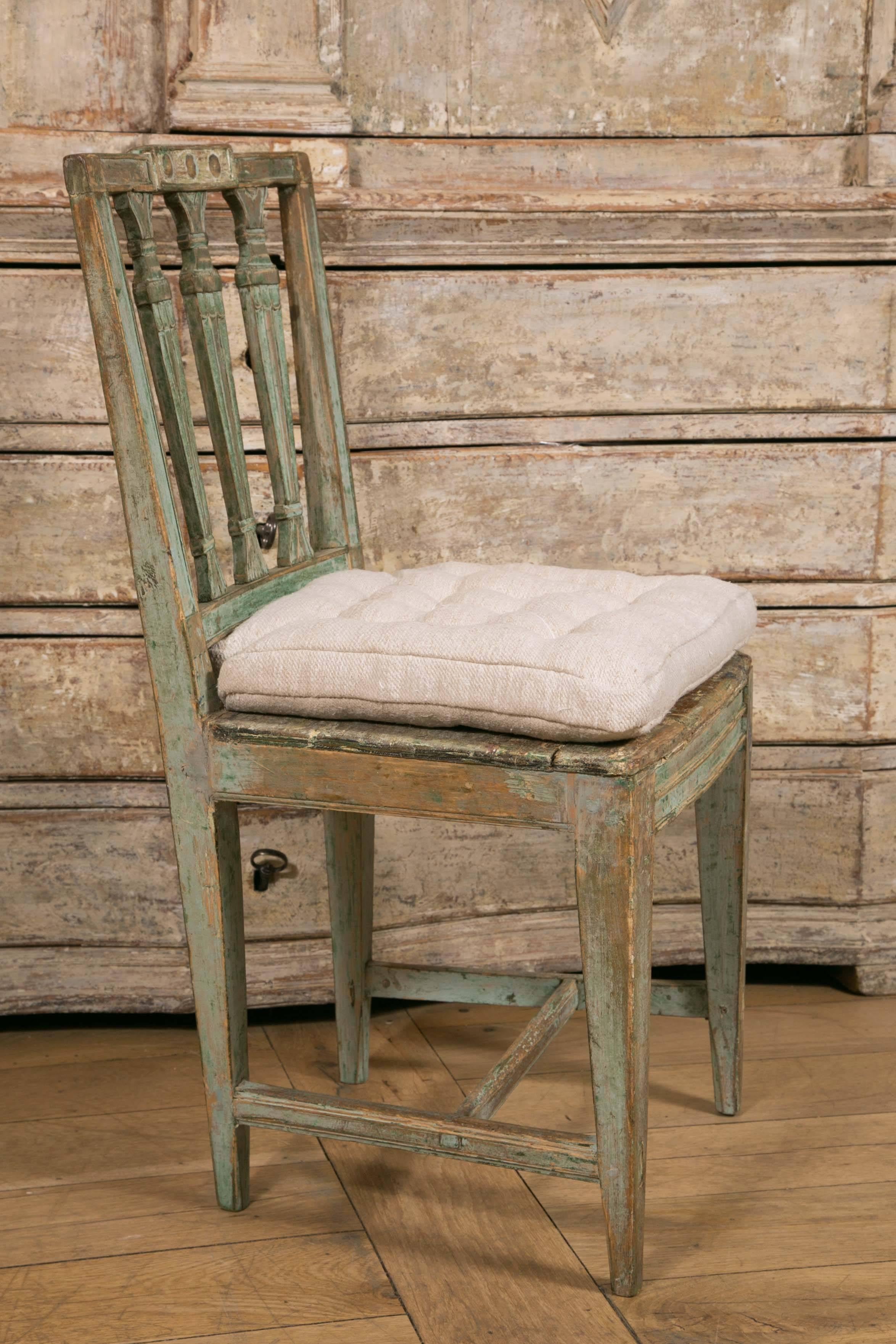 19th Century Pair of Swedish Gustavian Chairs with Green Patina of Origin For Sale