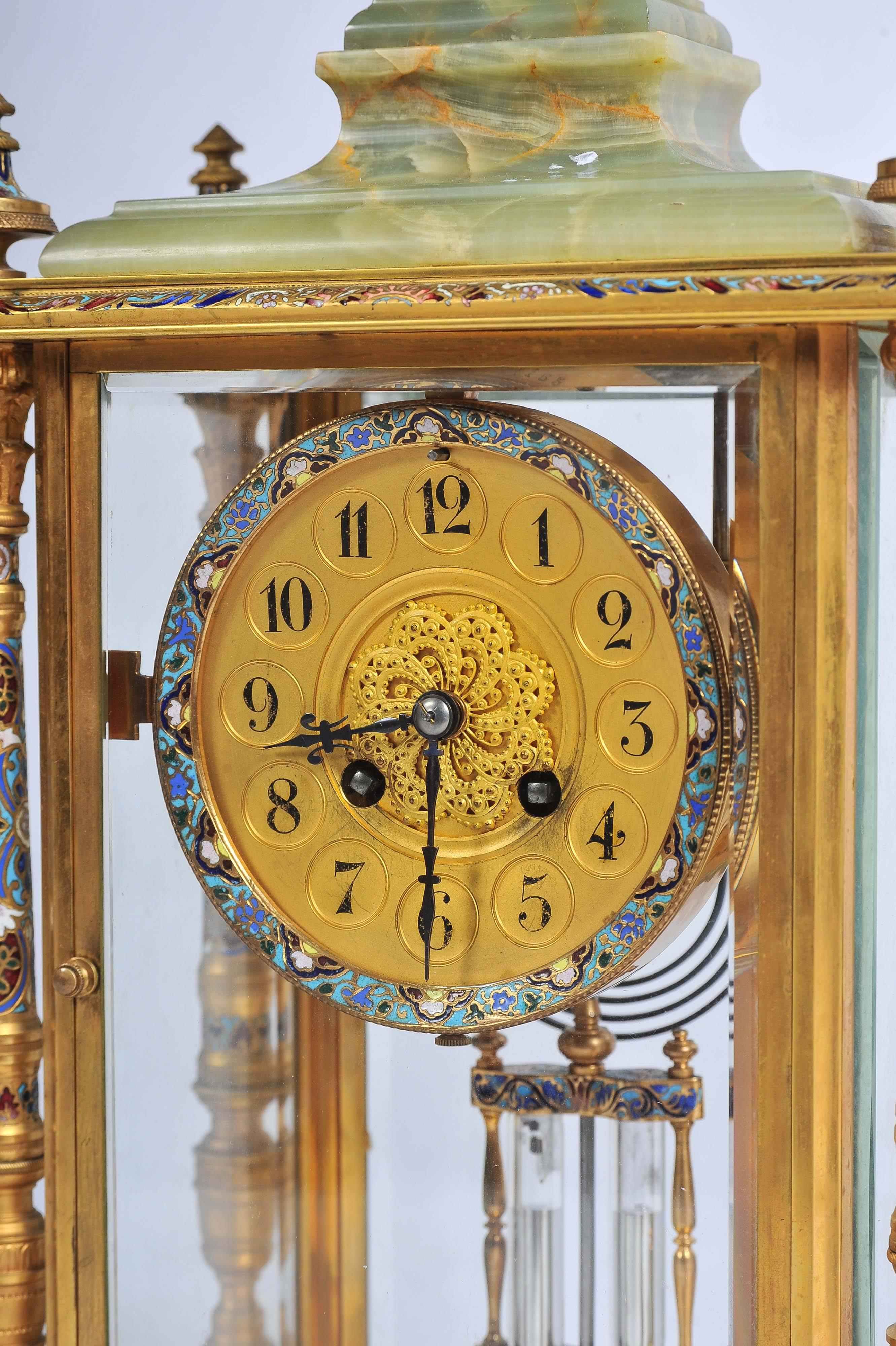 19th Century French Onyx, Champleve Enamel Clock Set In Good Condition In Brighton, Sussex