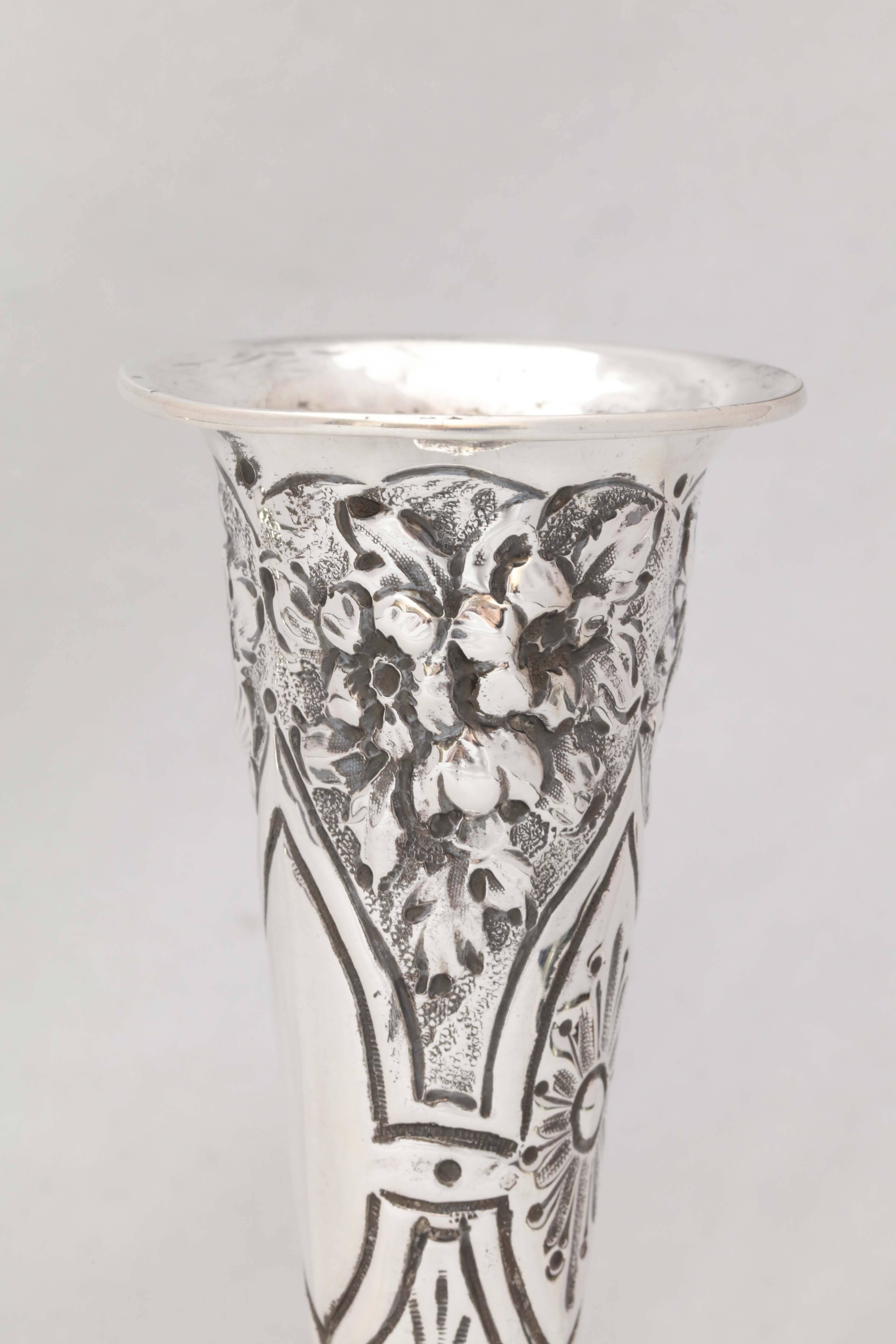 Victorian Sterling Silver Bud Vase In Excellent Condition In New York, NY