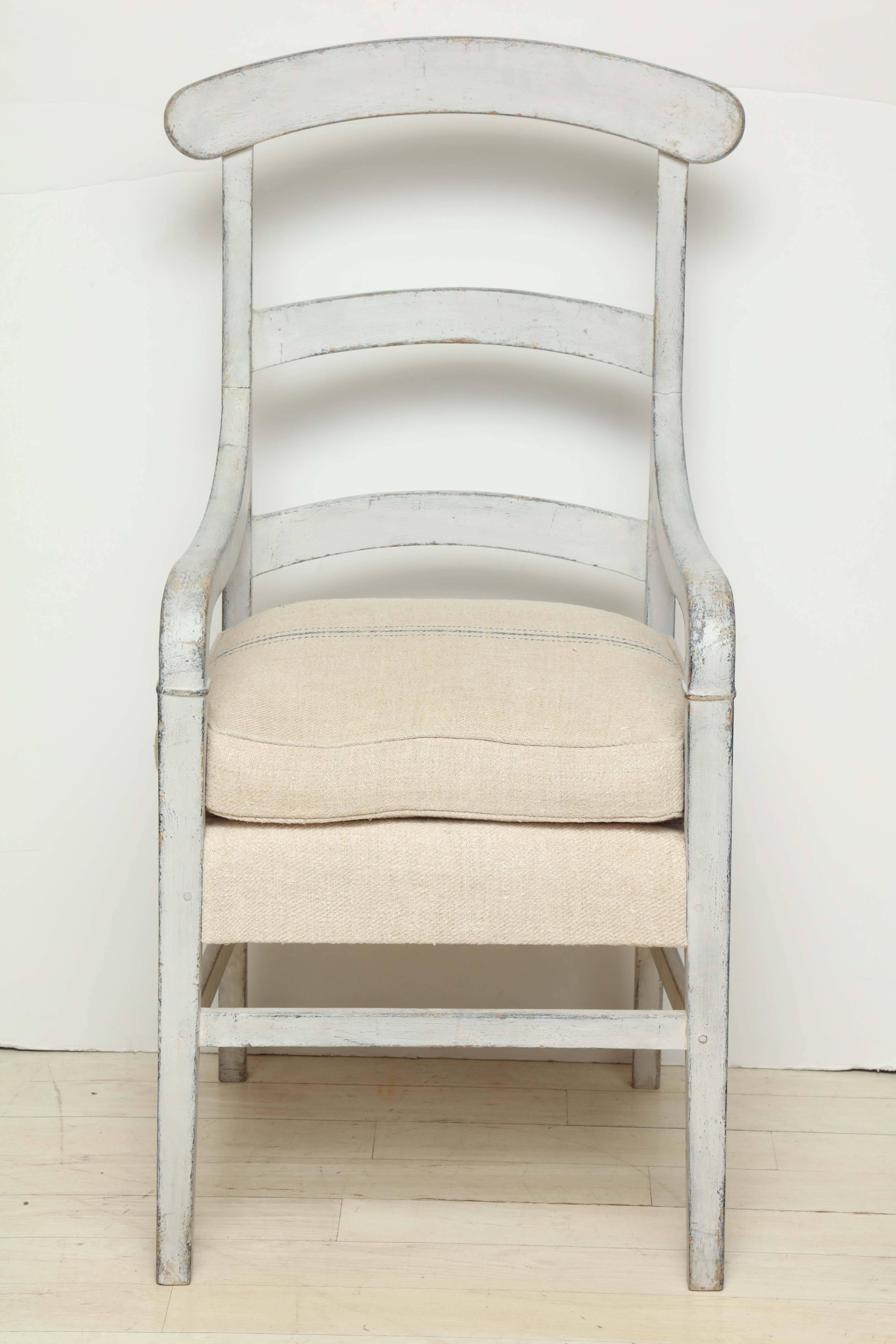 19th Century French Ladder Back Painted Wood Arm Chair with Linen Cushion In Excellent Condition For Sale In New York, NY