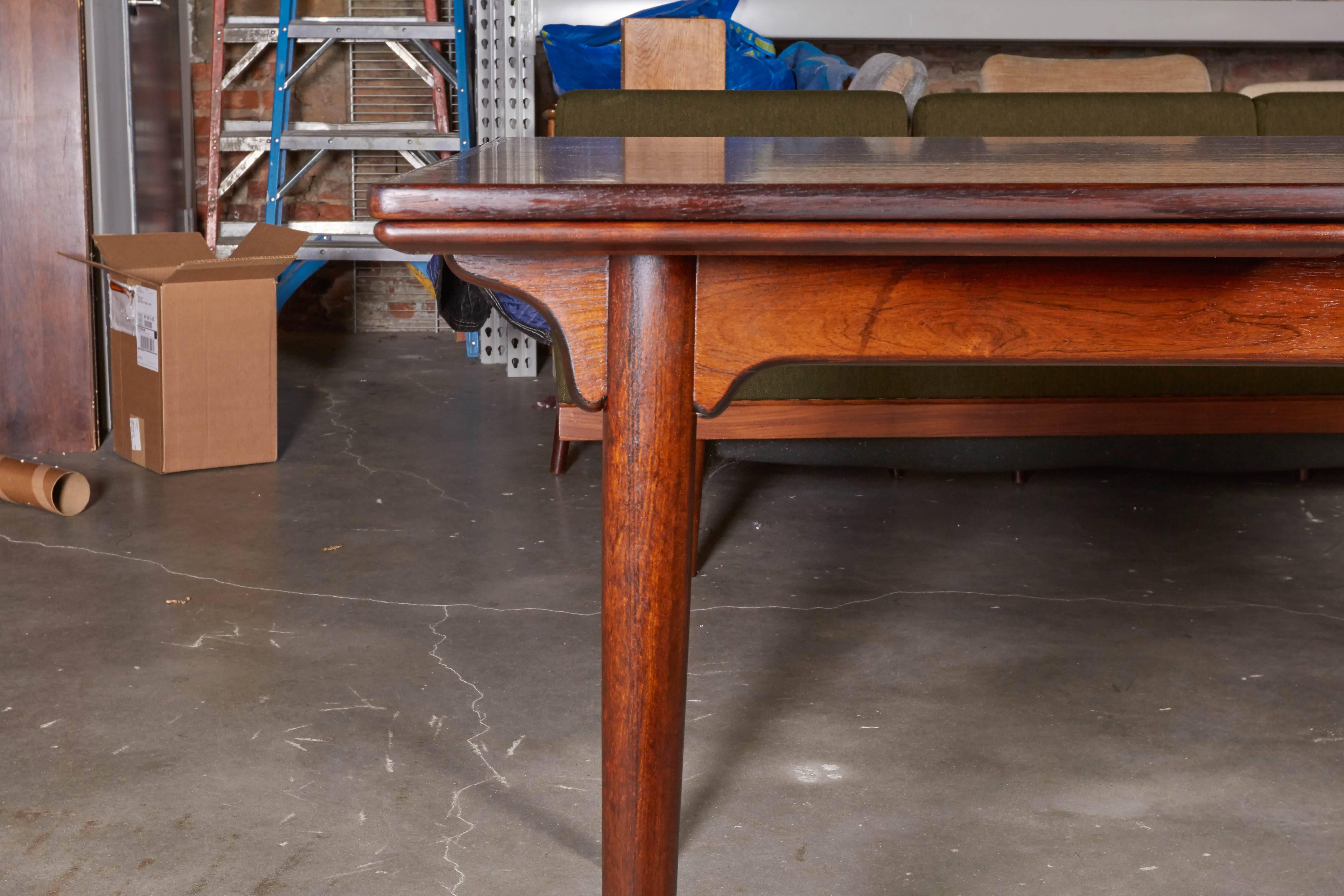 Rectangular Rosewood Dining Table by Omann Jun In Excellent Condition In New York, NY