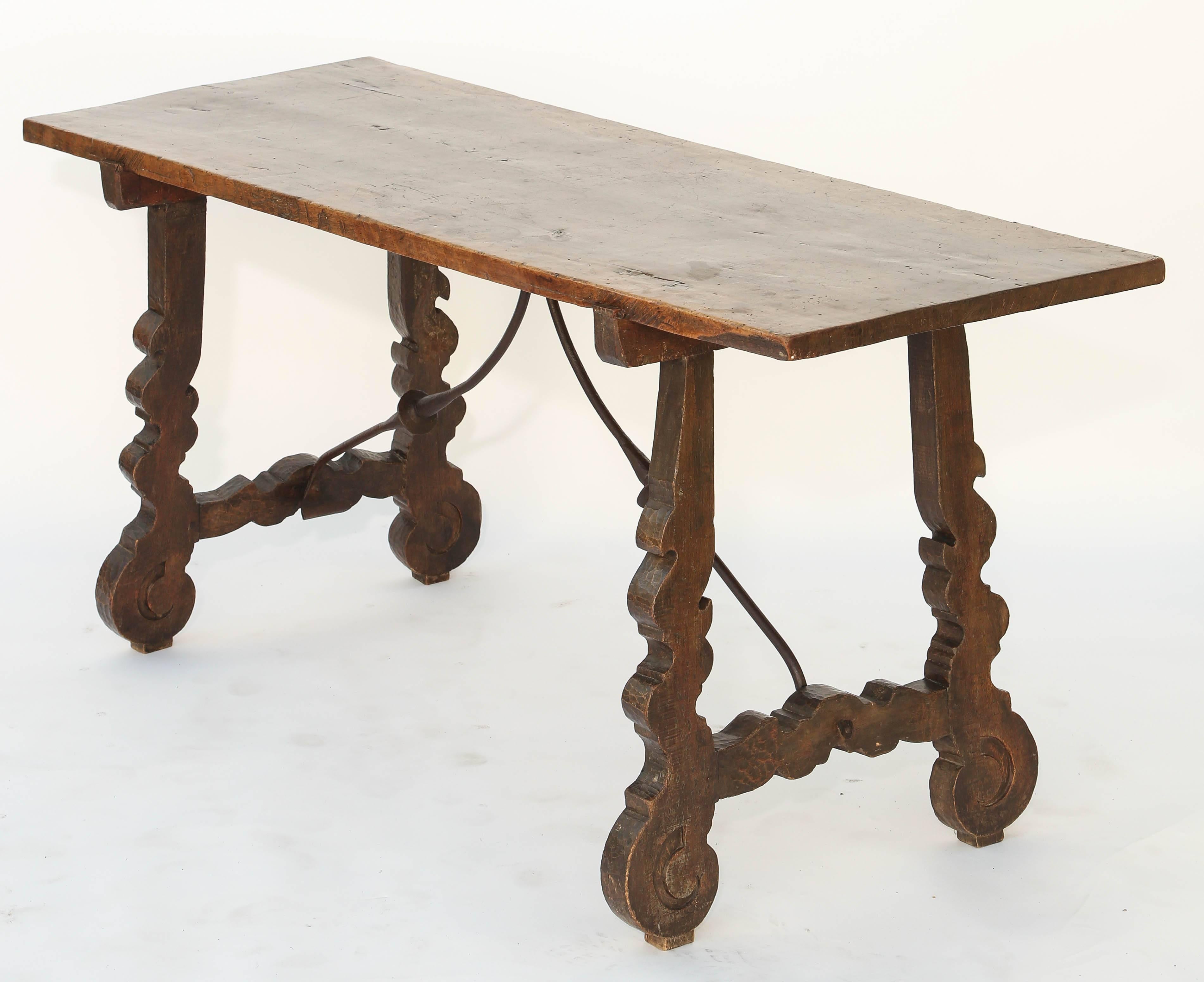 Italian 17th-18th Century Spanish Colonial Walnut Trestle Table For Sale