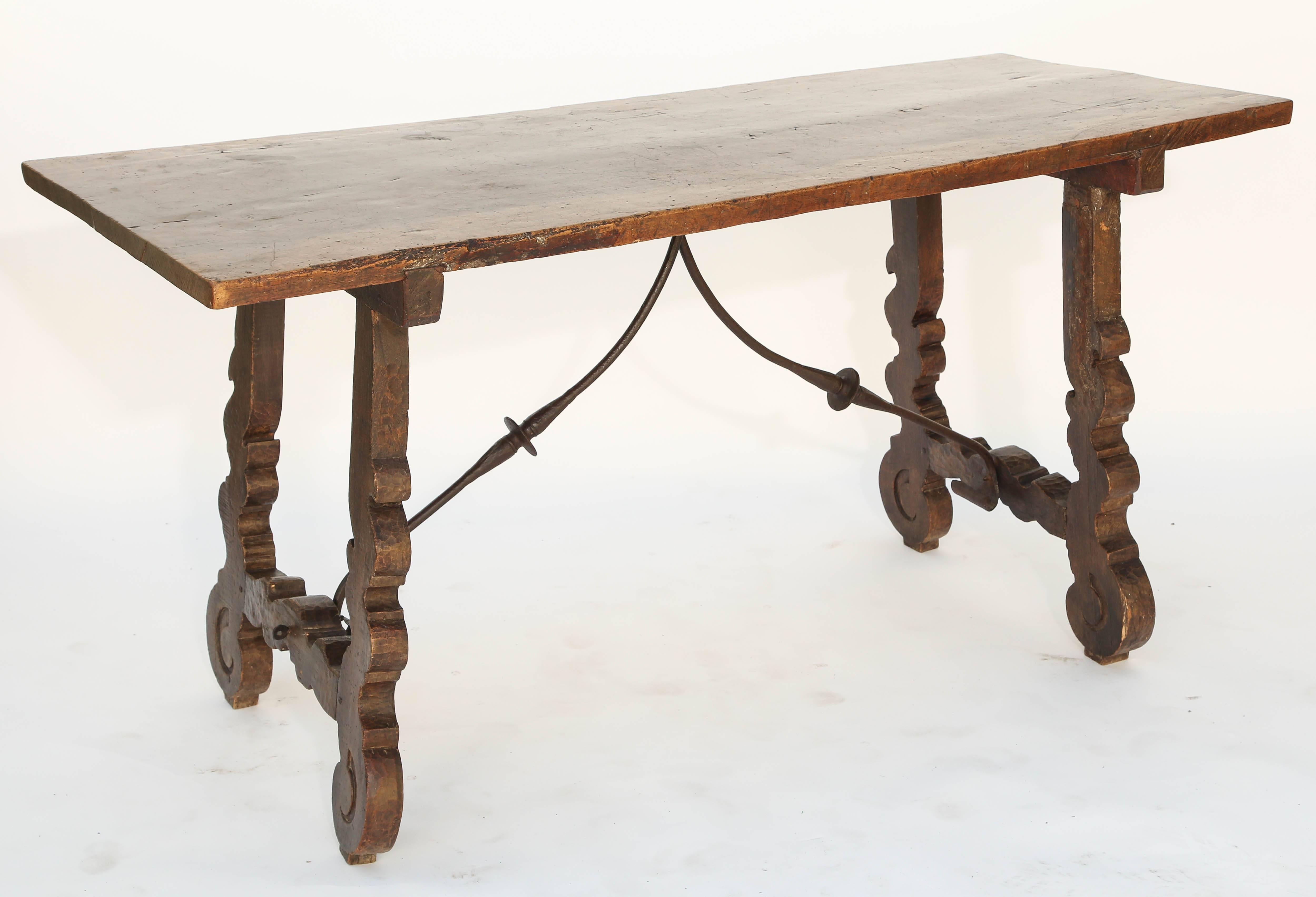 Spanischer Kolonial- Trestle-Tisch aus Nussbaumholz, 17.-18. Jahrhundert im Angebot 1