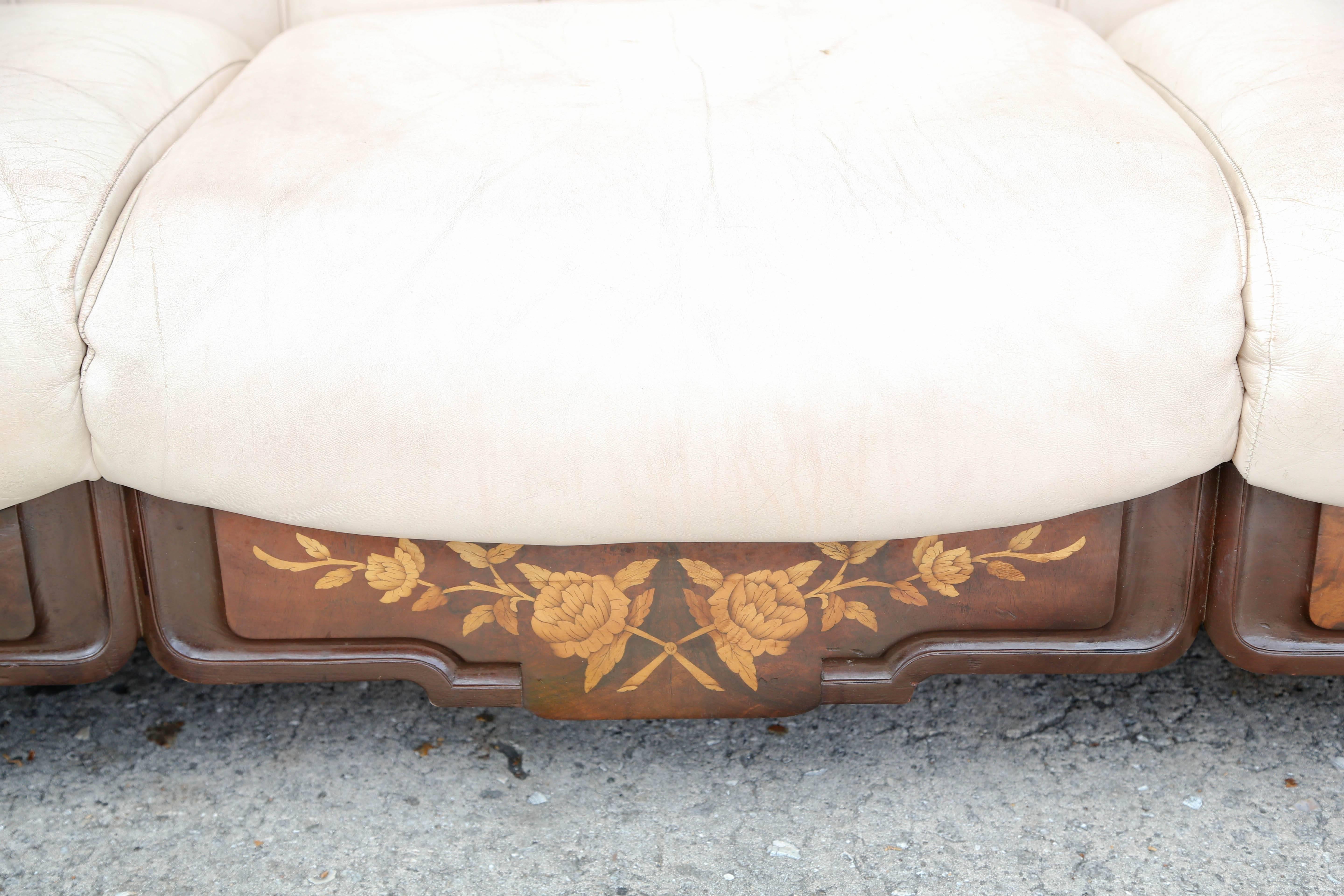 Late19th Century Belle Epoque Leather Settee In Good Condition In West Palm Beach, FL