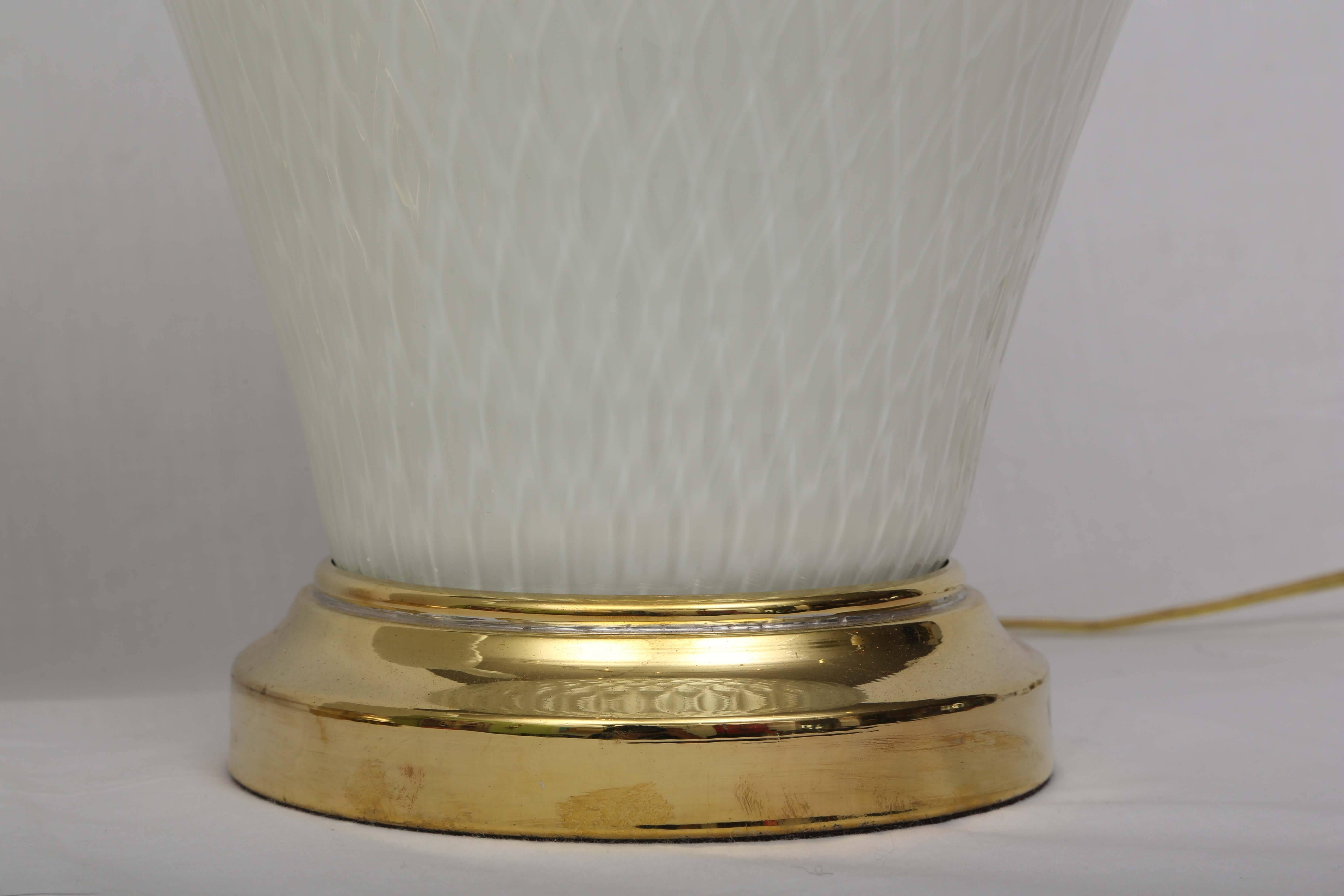 Pair of Vintage White Murano Table Lamps In Good Condition For Sale In West Palm Beach, FL