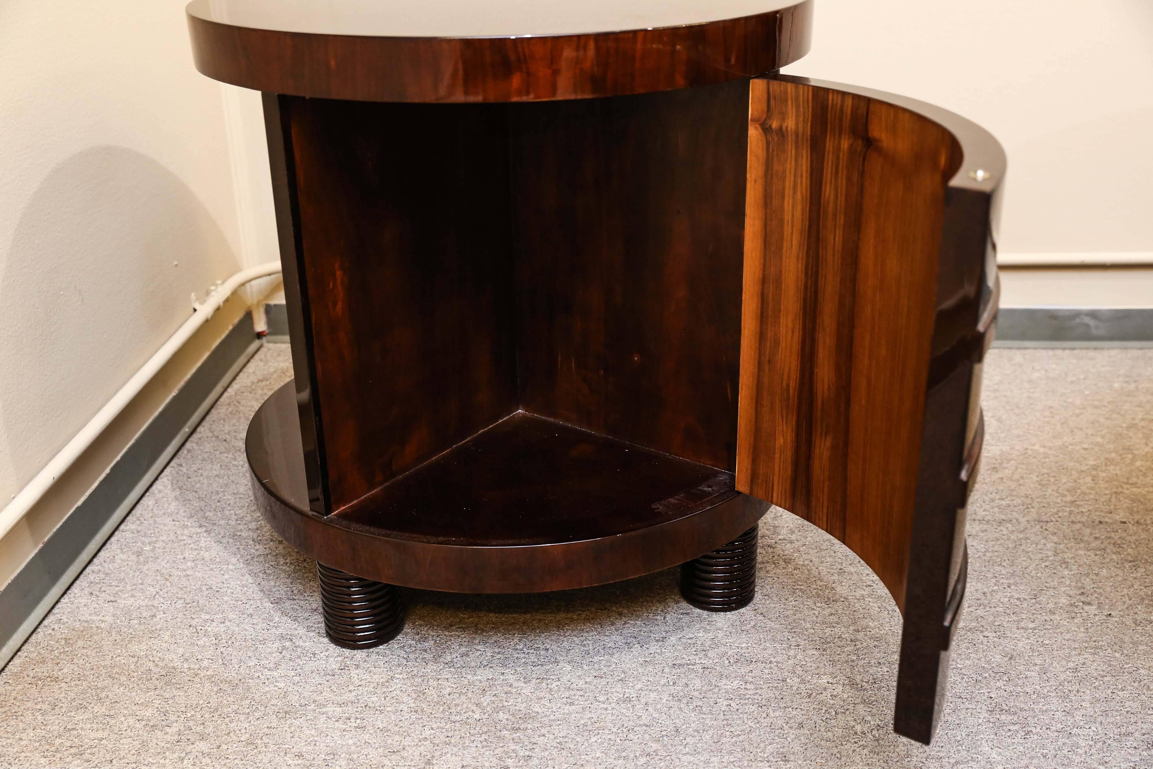 Art Deco Walnut Side Tables In Excellent Condition In Houston, TX