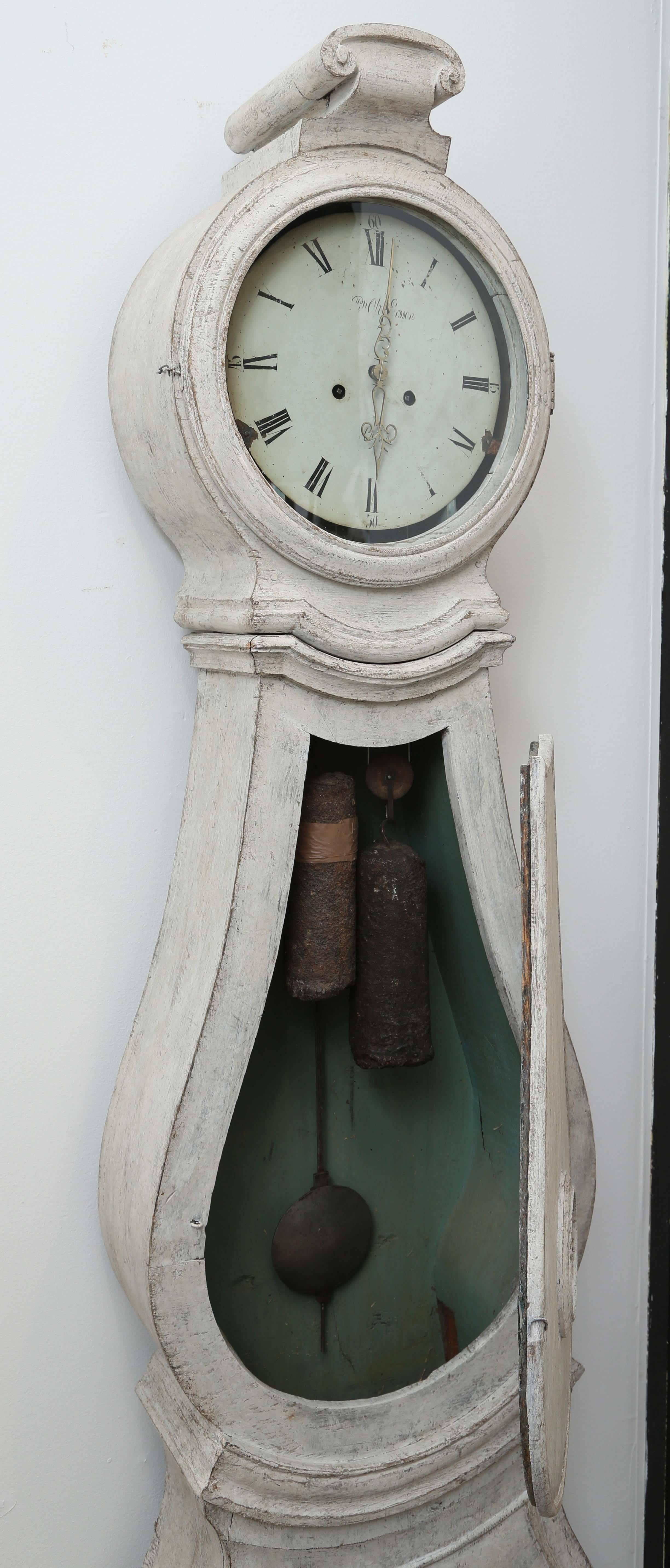 18th Century Antique Swedish Painted Tall Case Mora Clock In Good Condition In West Palm Beach, FL