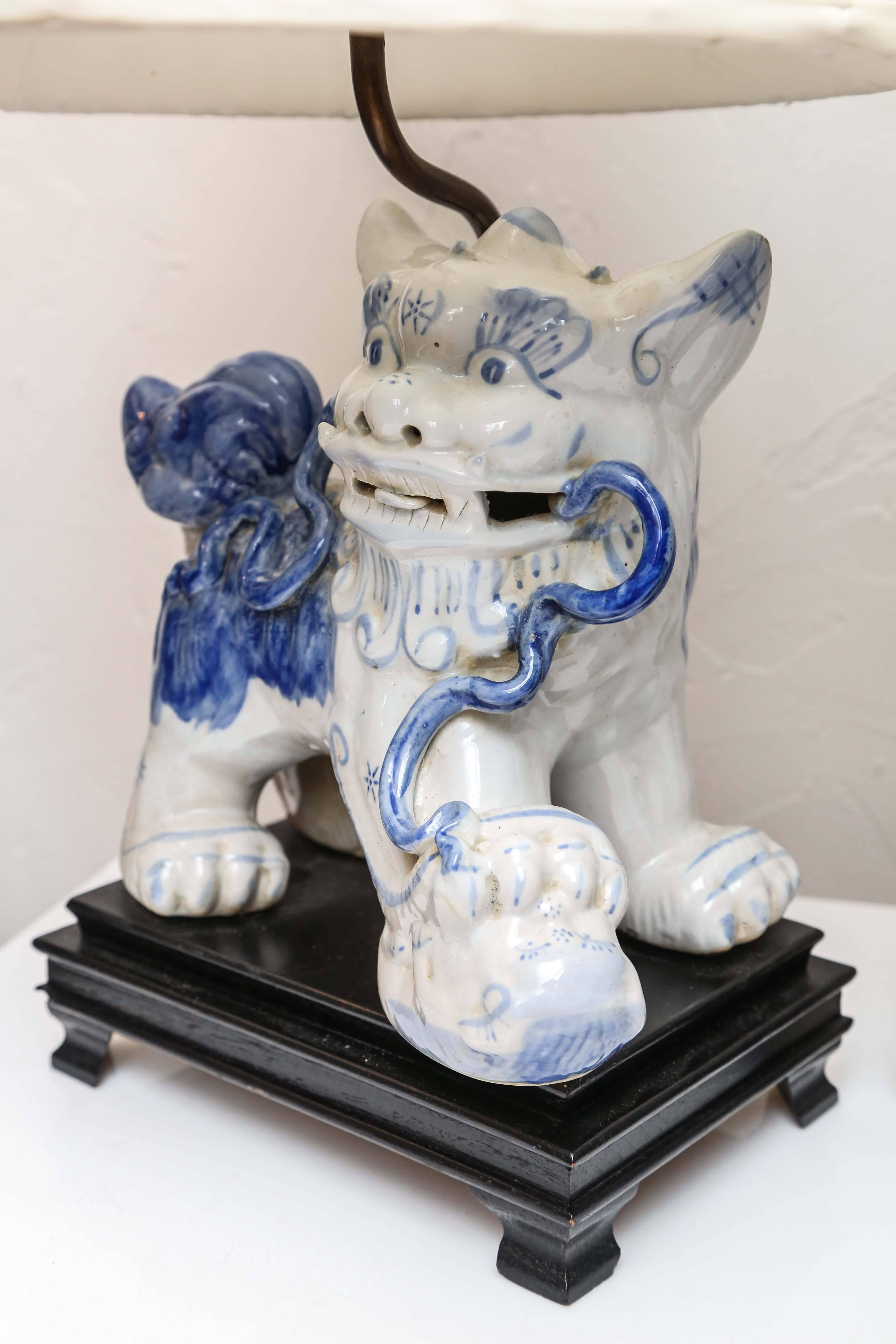 Pair of Blue and White Foo Dog Lamps Attributed to Billy Haynes In Good Condition In West Palm Beach, FL