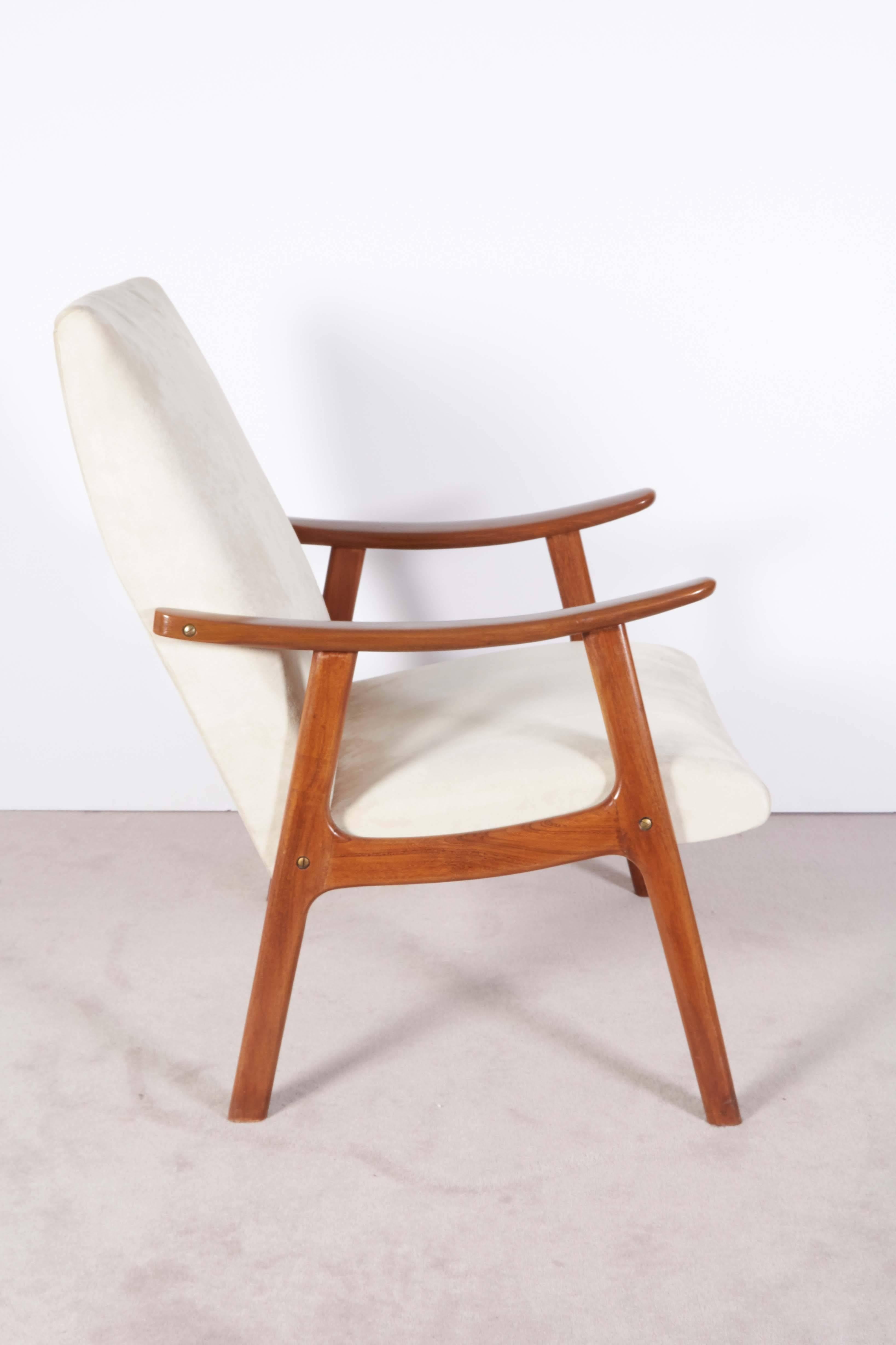 Danish Scandinavian Modern Lounge Chair In Excellent Condition In New York, NY