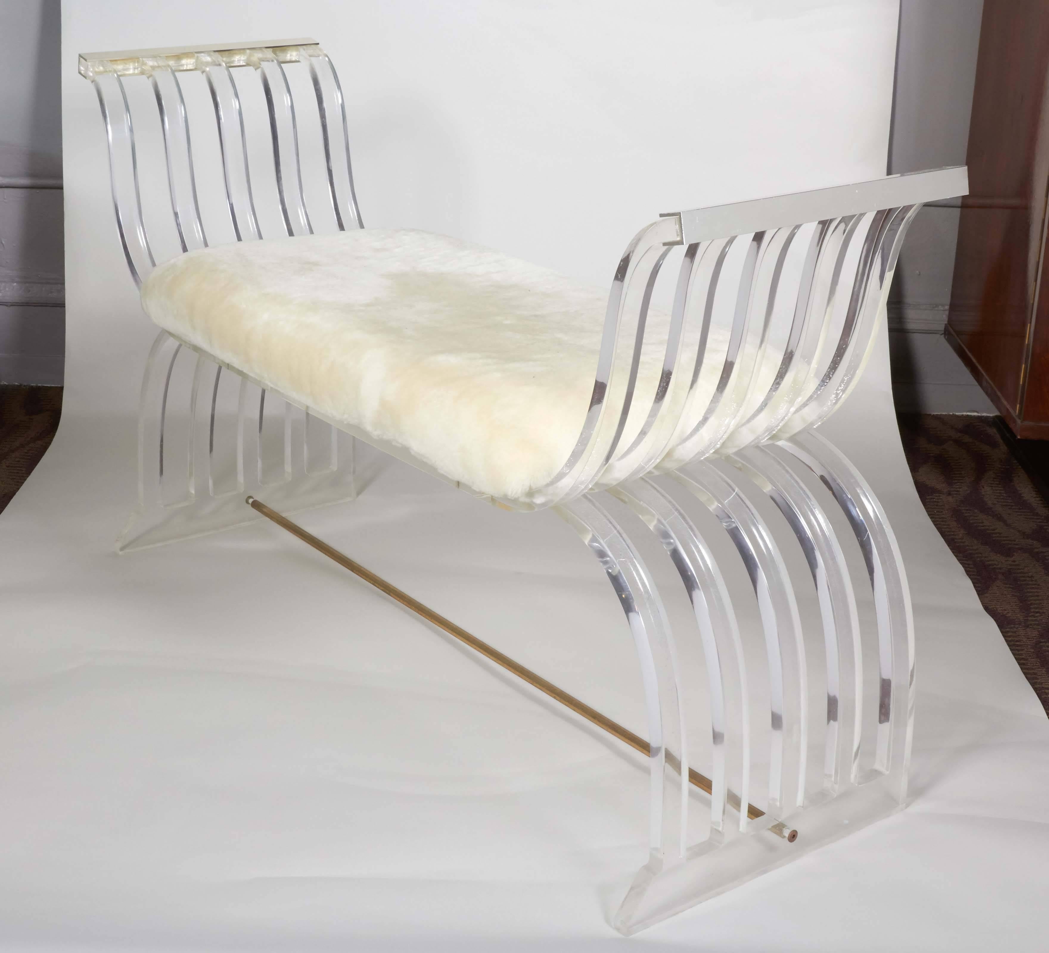Hollywood Regency Lucite Curule Bench in the Manner of Charles Hollis Jones In Good Condition In Astoria, NY