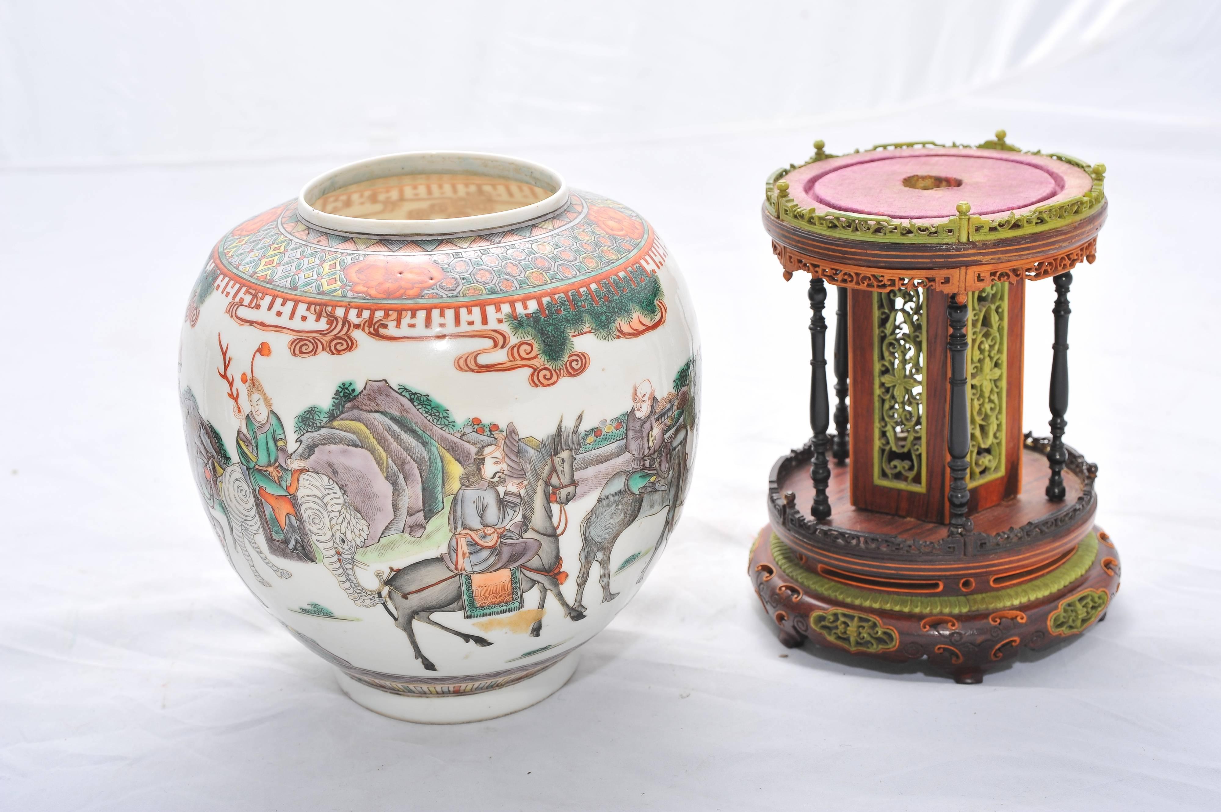 Pair of 19th Century Chinese Famille Verte Lanterns 2
