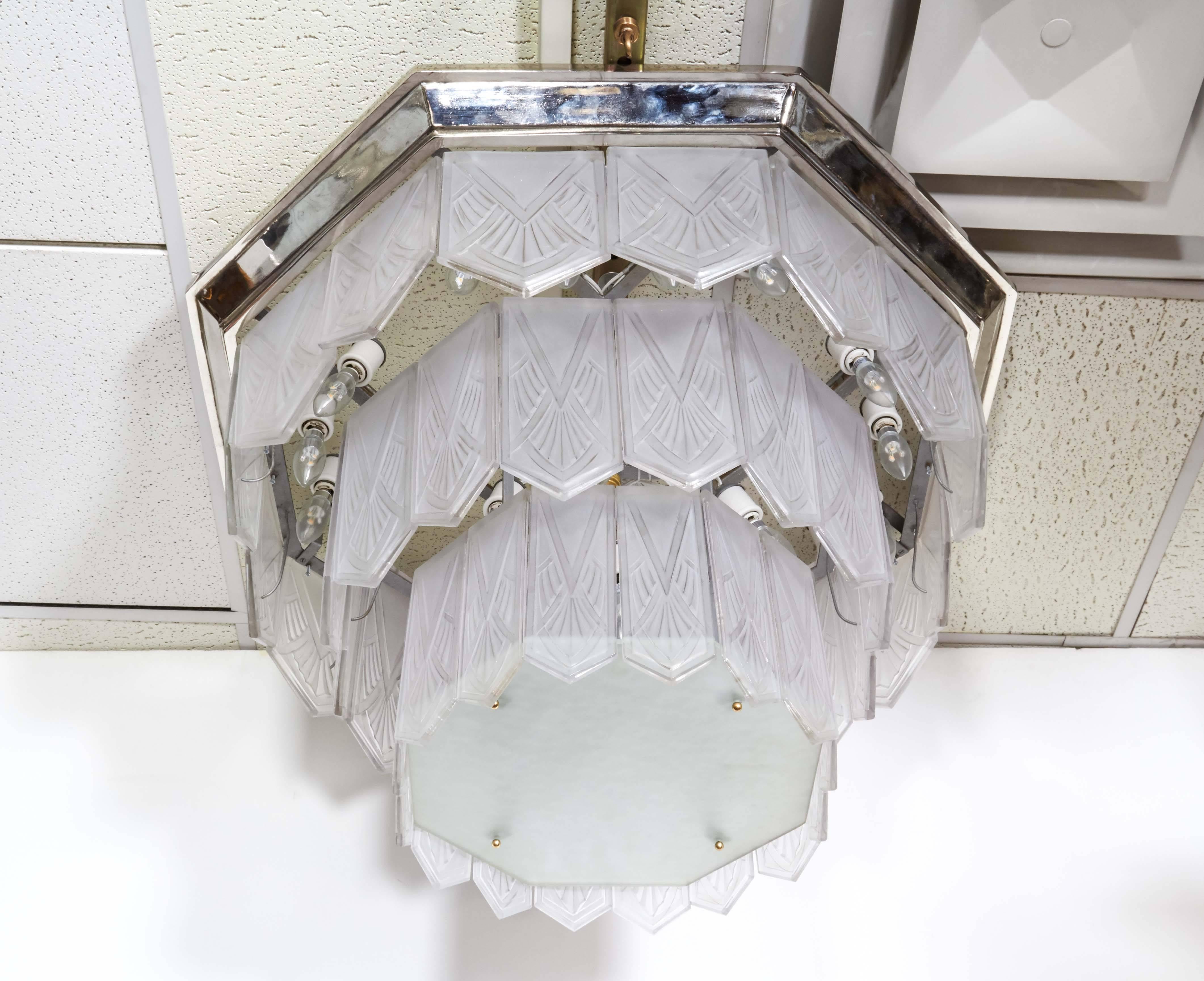 Palatial French Art Deco Frosted Art Glass Octagonal Chandelier, Signed Sabino For Sale 3