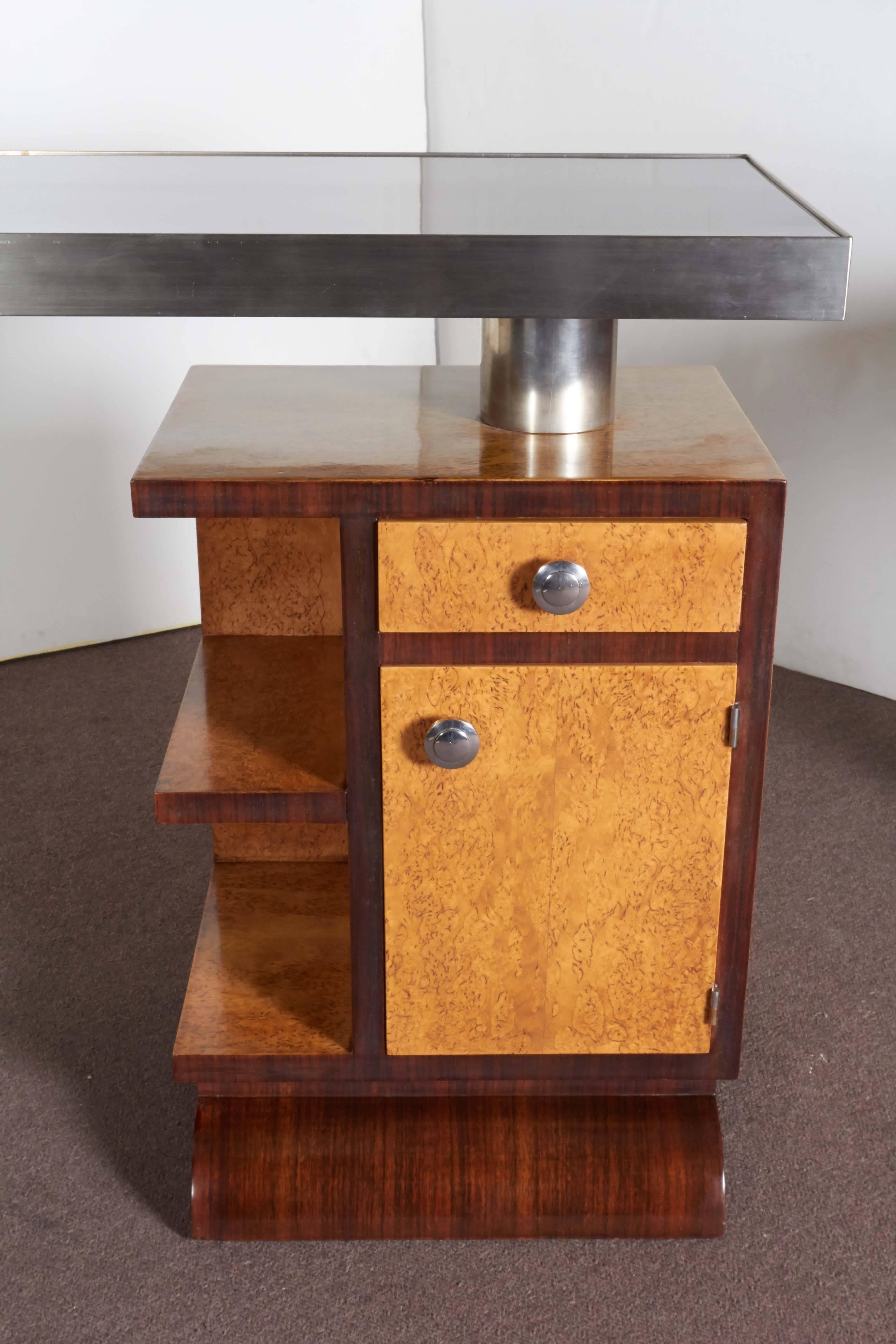 Schmaler modularer/ reversibler/ minimalistischer Schreibtisch in zweifarbigem Wood und Nickel im Zustand „Gut“ im Angebot in New York City, NY