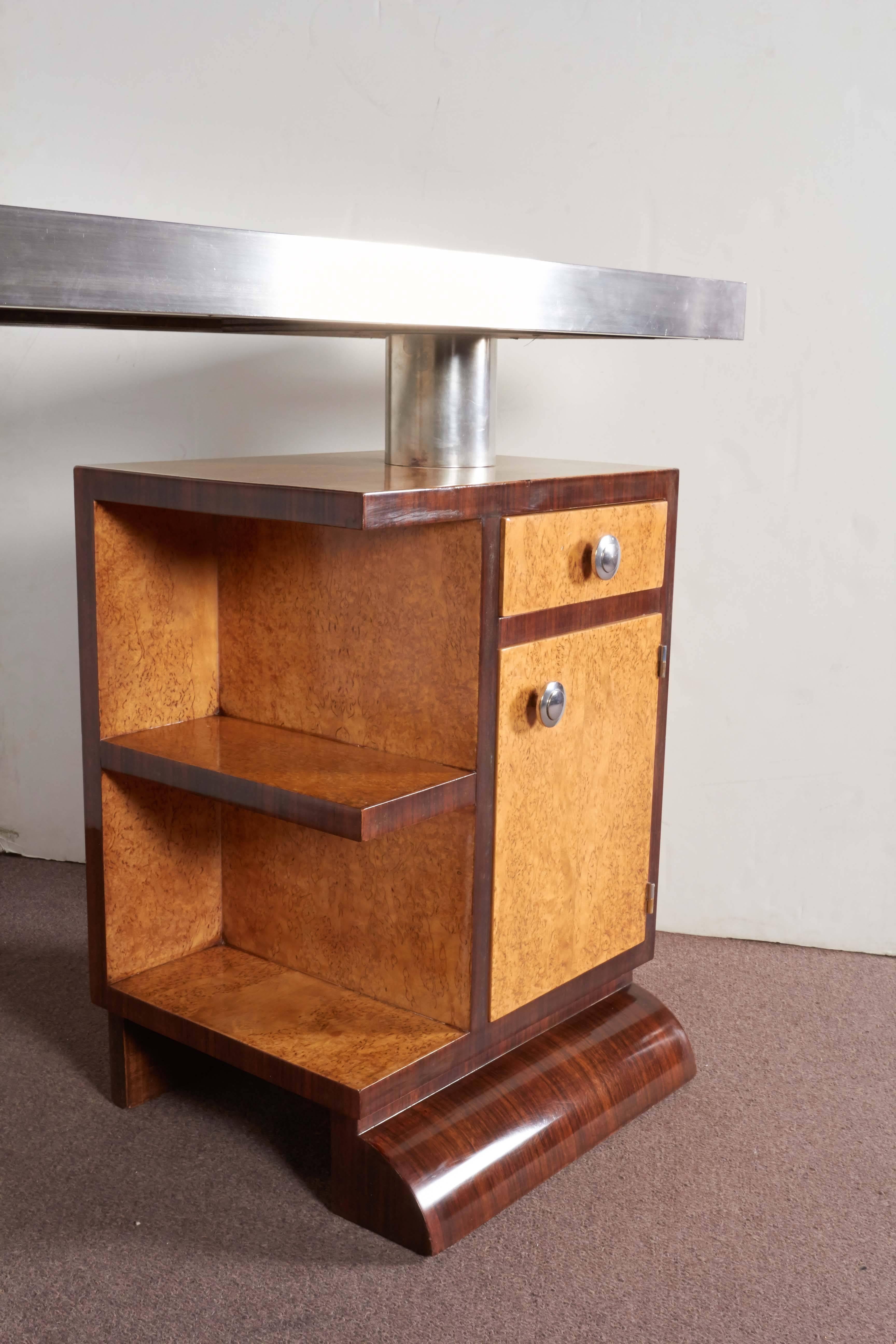Schmaler modularer/ reversibler/ minimalistischer Schreibtisch in zweifarbigem Wood und Nickel im Angebot 2