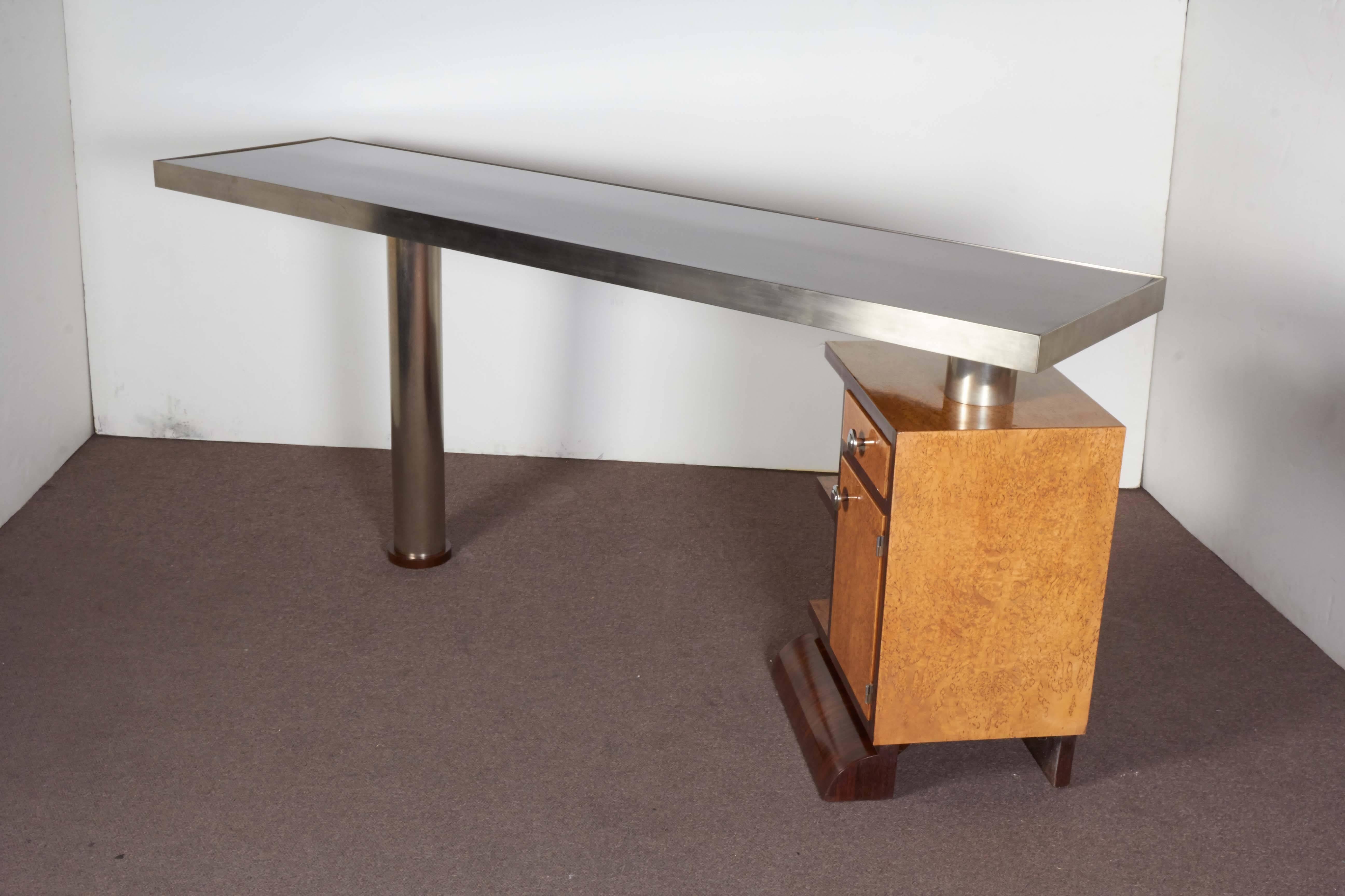 Schmaler modularer/ reversibler/ minimalistischer Schreibtisch in zweifarbigem Wood und Nickel (Art déco) im Angebot