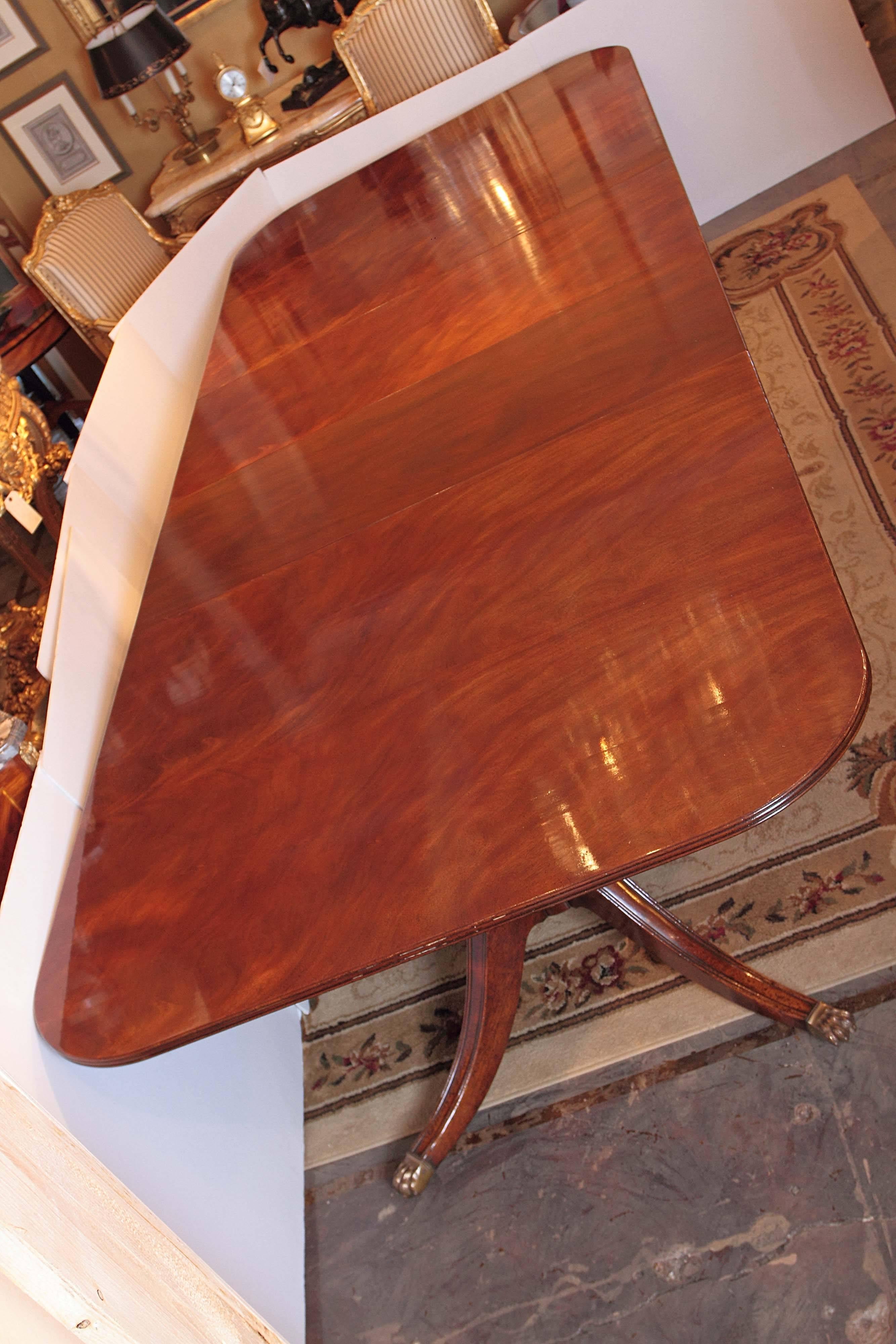 19th Century English Regency Style Mahogany Banquet Table In Excellent Condition In Dallas, TX