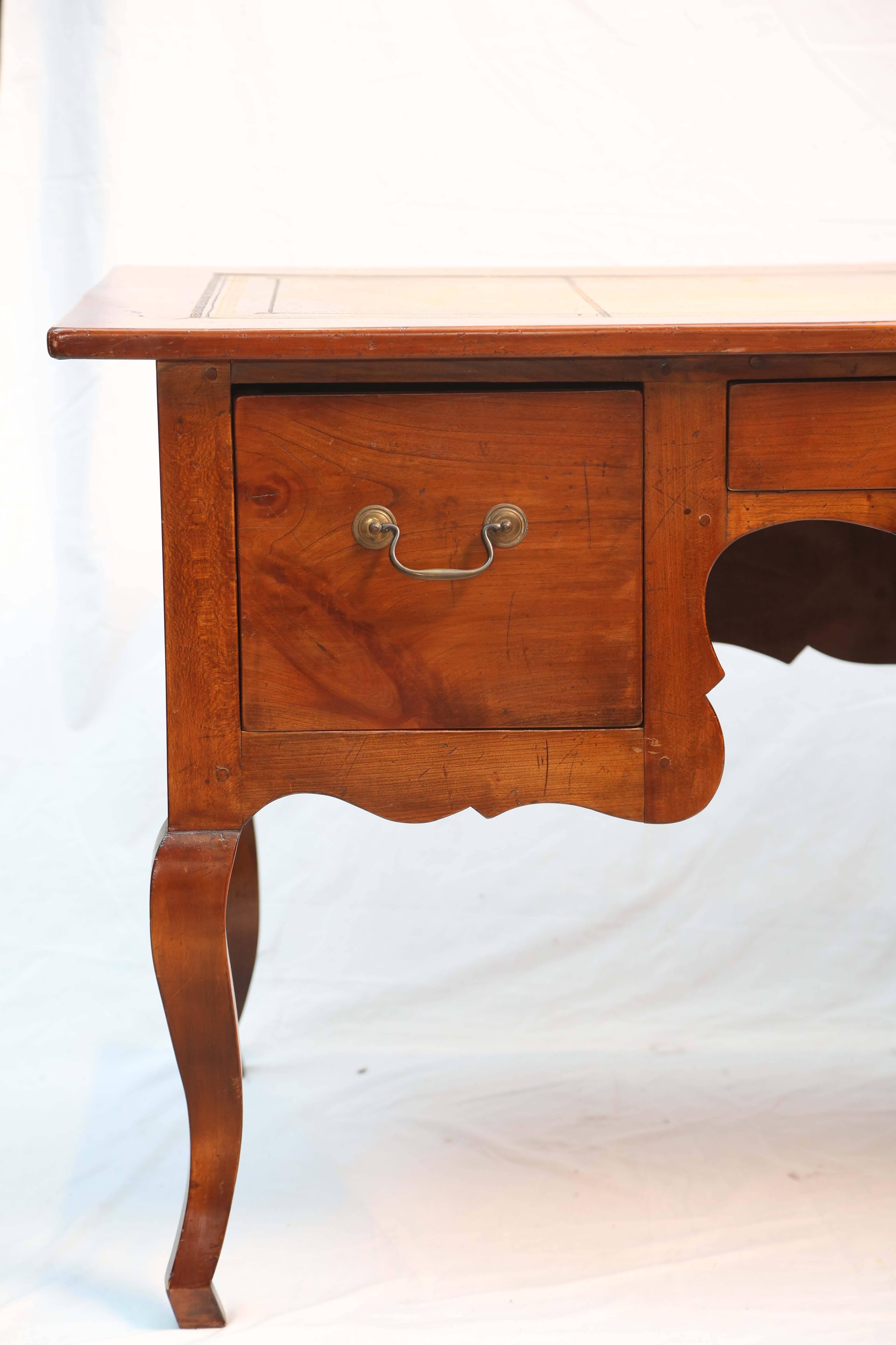 Fine French 19th Century Provincial Desk In Good Condition In West Palm Beach, FL