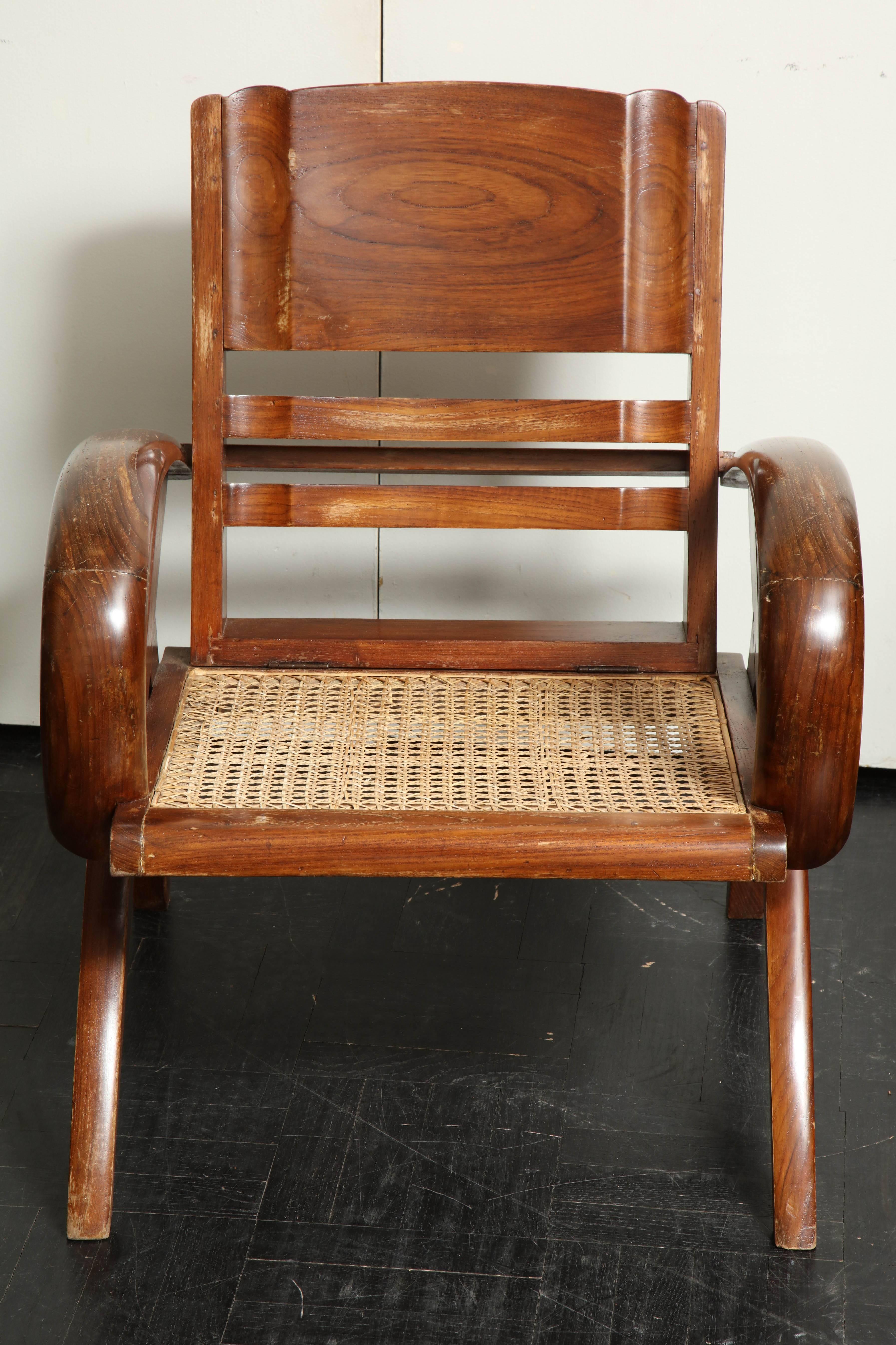 Set of Four Folding Hardwood Colonial Style Armchairs, Settee en Suite For Sale 1