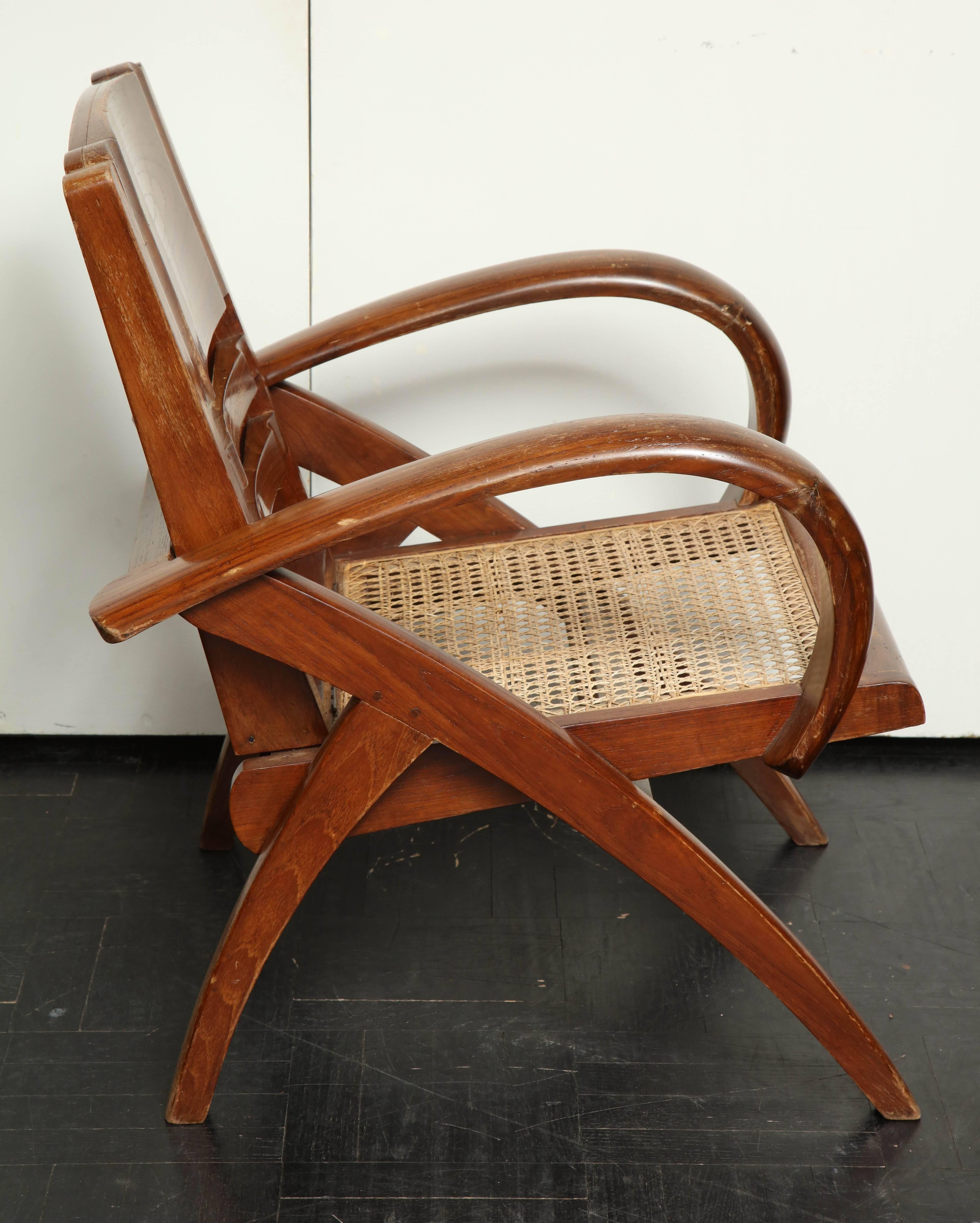 Set of Four Folding Hardwood Colonial Style Armchairs, Settee en Suite For Sale 3