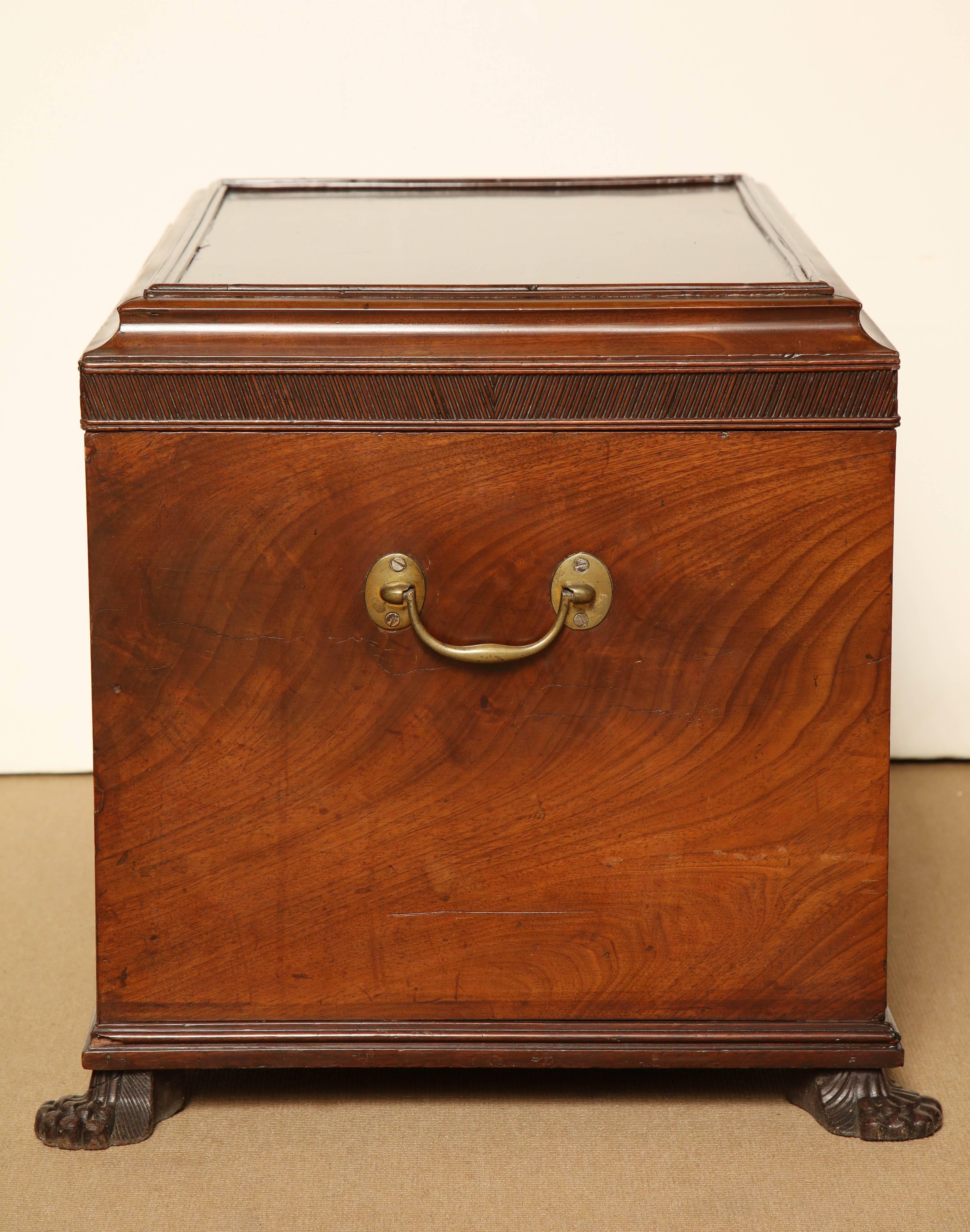 Early 19th Century English Regency Wine Cooler with Removable Metal Liner 3