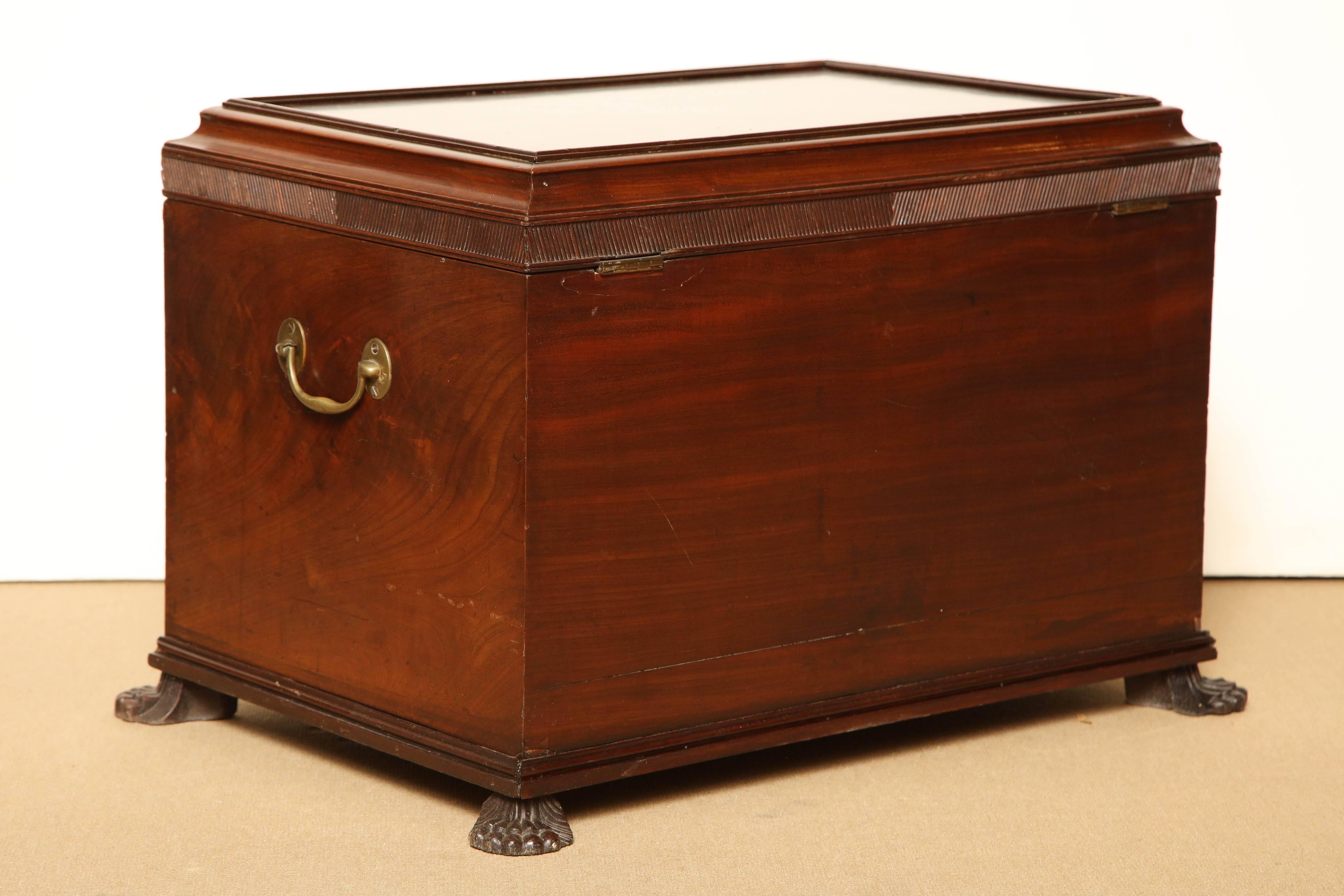 Early 19th Century English Regency Wine Cooler with Removable Metal Liner 4