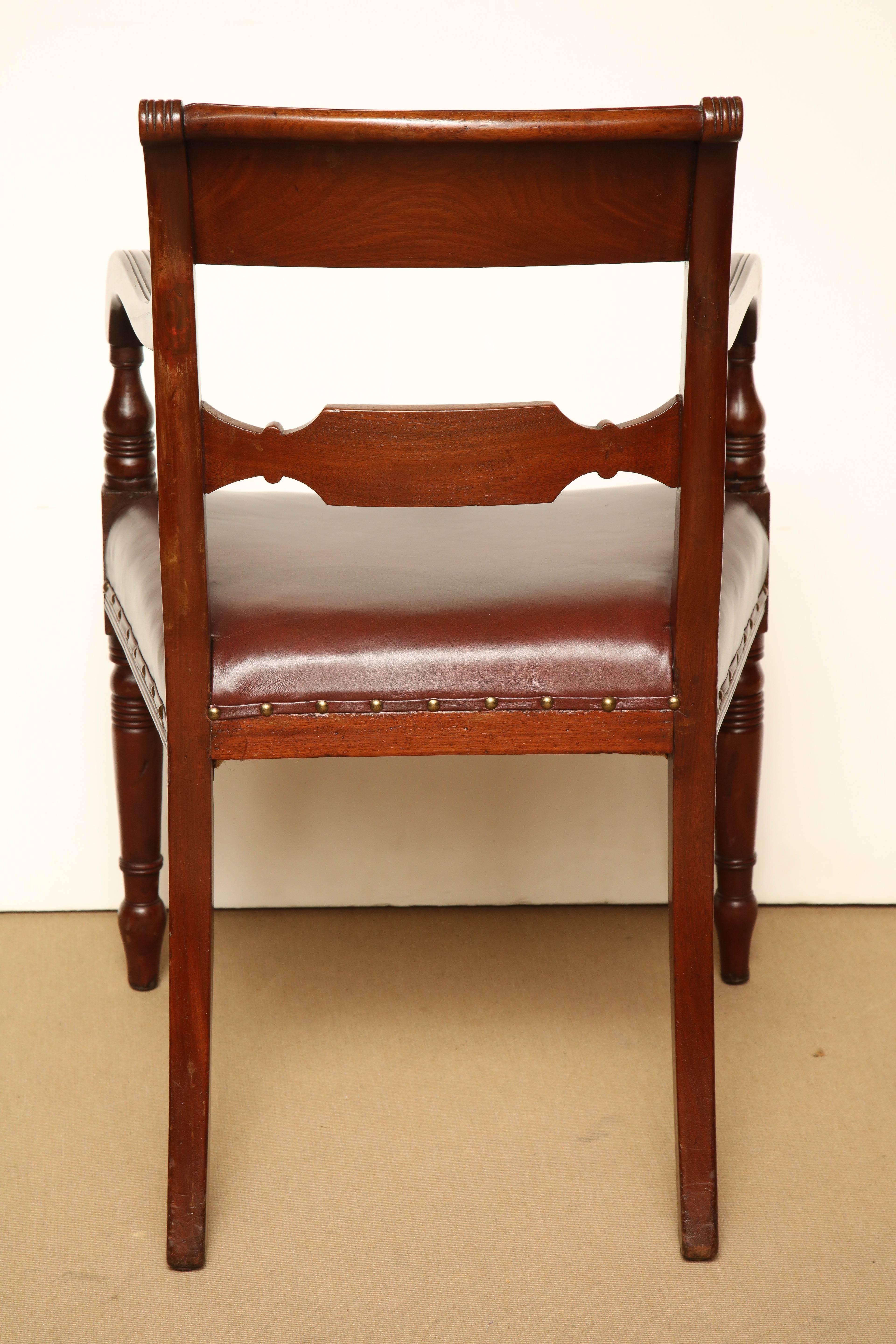 Early 19th Century English Regency, Mahogany and Brass Inlay Desk Chair For Sale 5