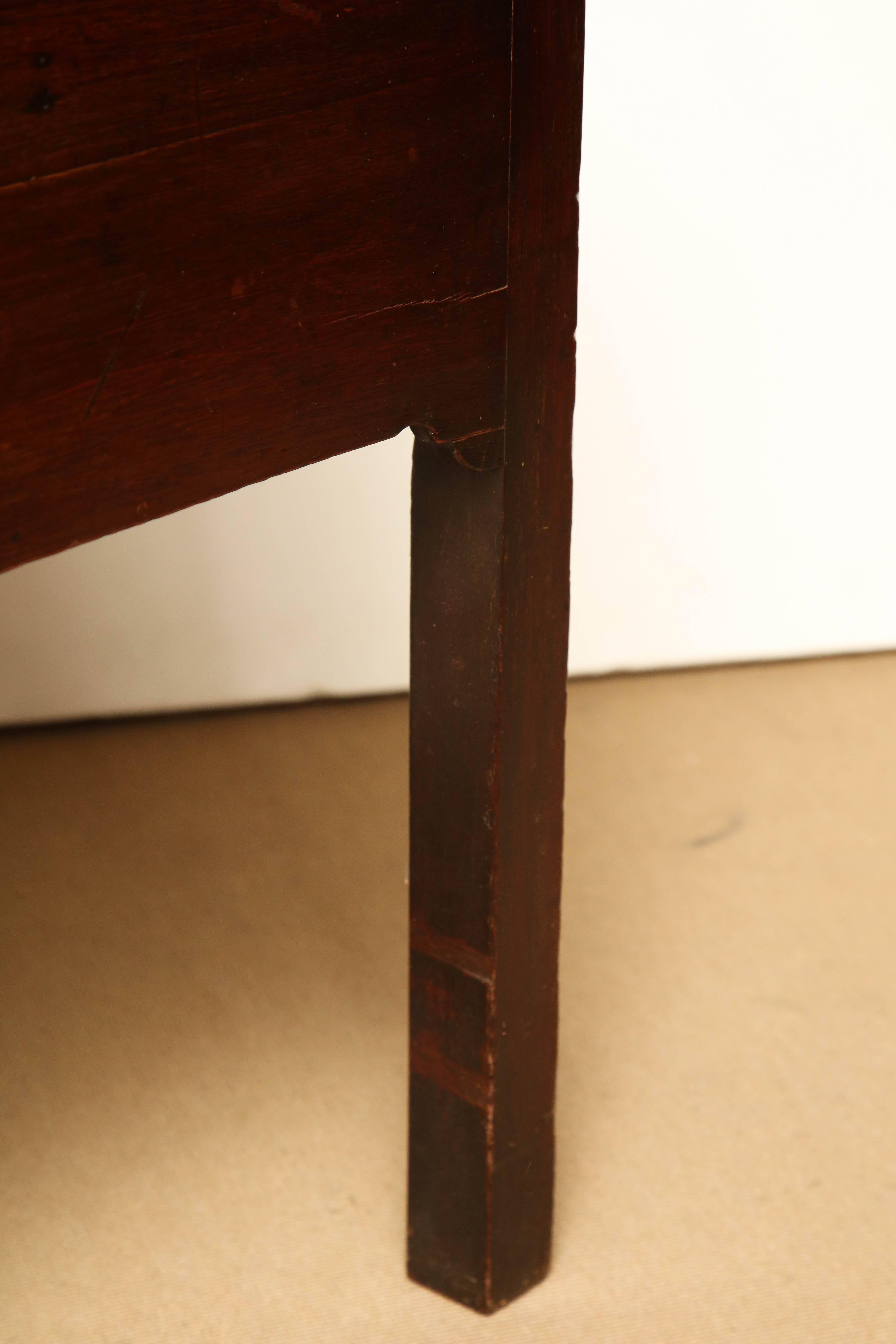Early 19th Century English Bed Side Table in Mahogany 6