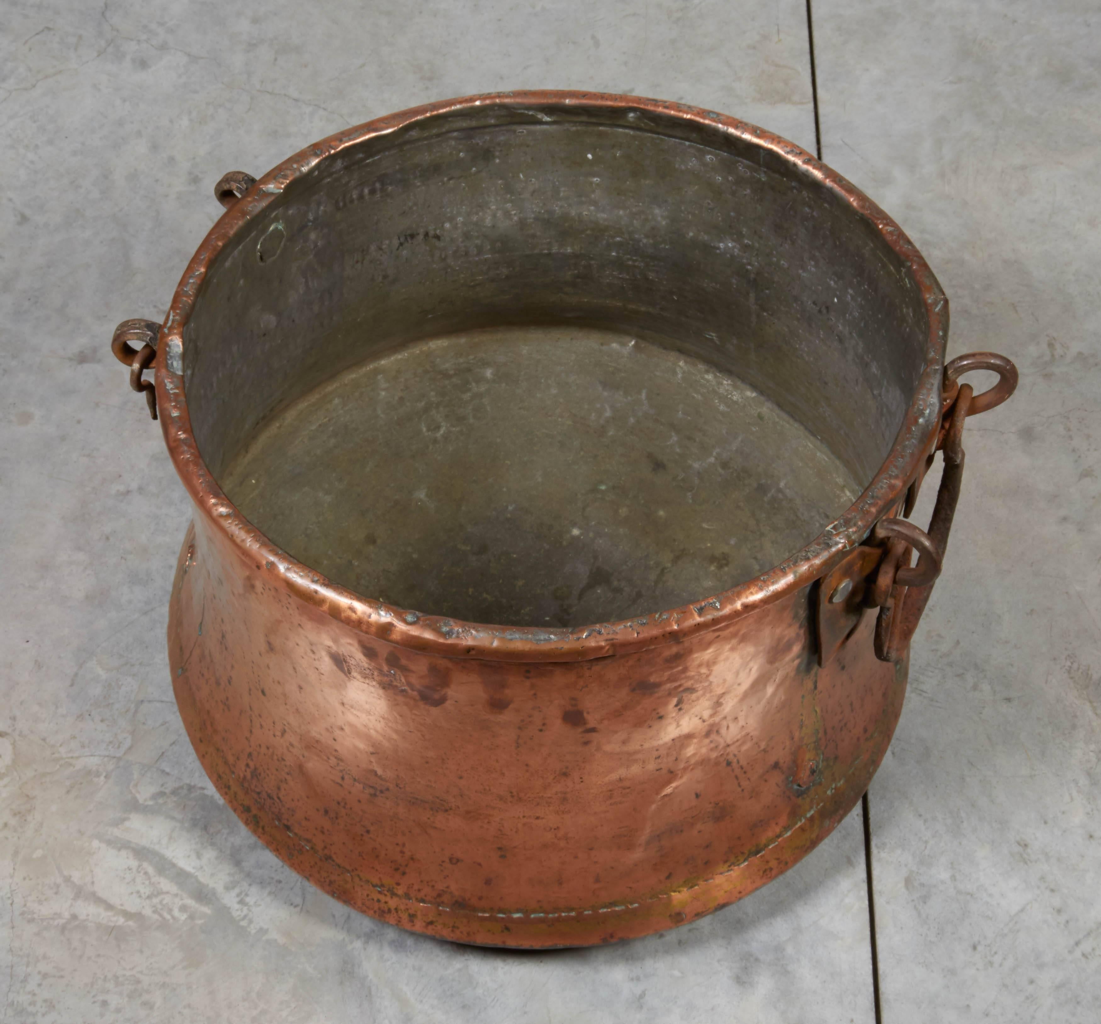 Large Antique Copper Kettle with Flared Base and Heavy Iron Handles In Good Condition In New York, NY