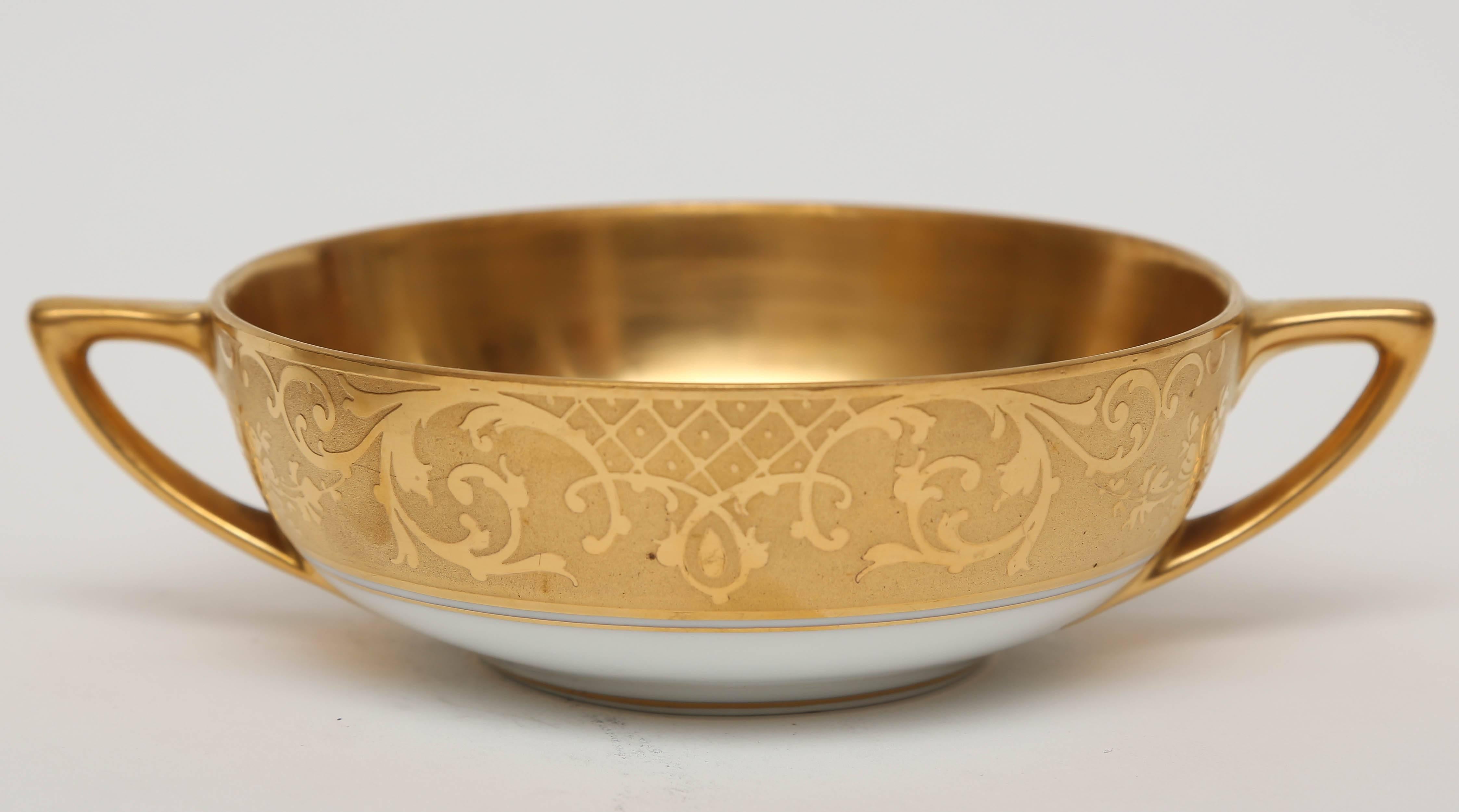 Antique Gilt Encrusted Service for 12 Decorated 24-Karat Gold by Pickard In Good Condition In West Palm Beach, FL