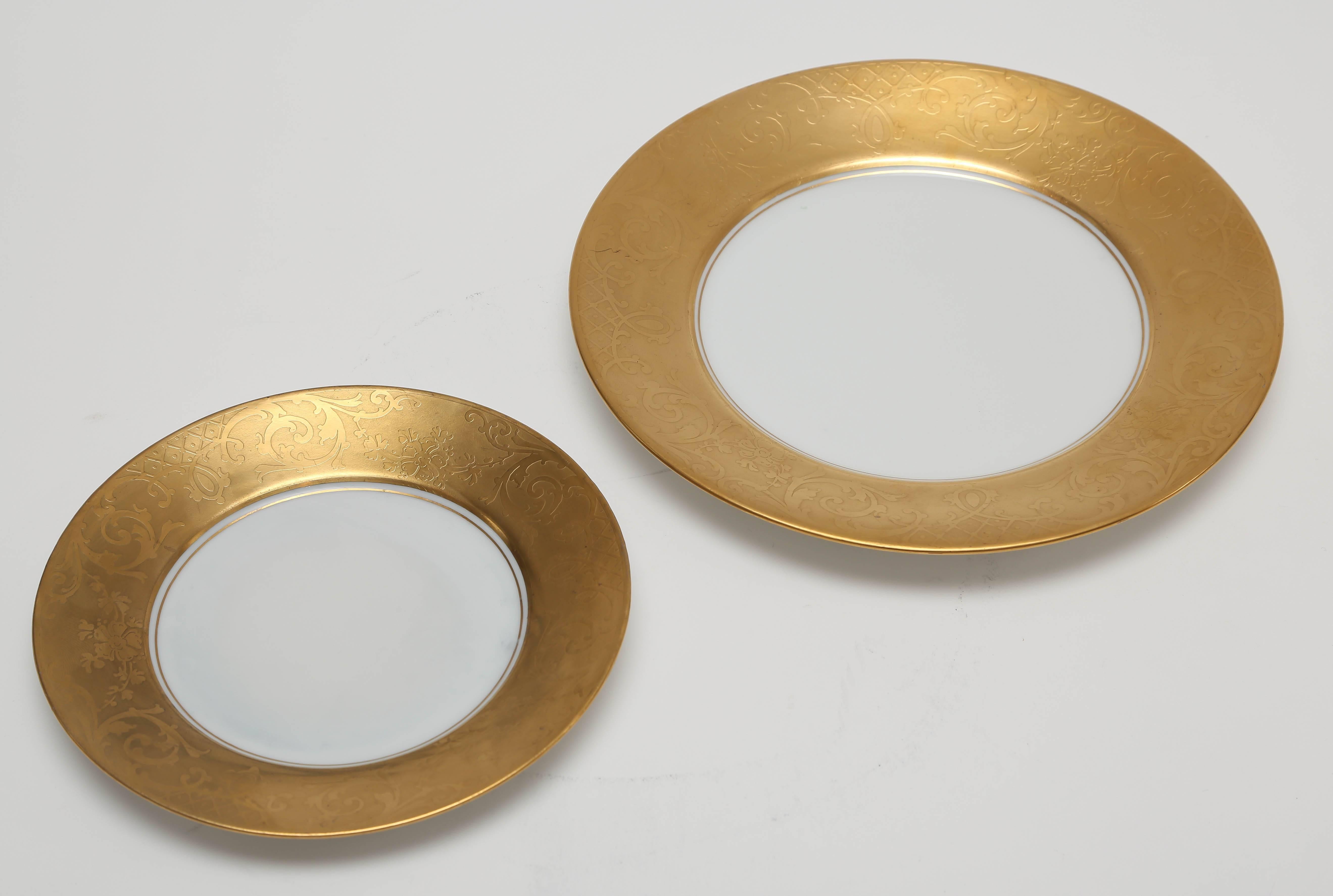 Early 20th Century Antique Gilt Encrusted Service for 12 Decorated 24-Karat Gold by Pickard