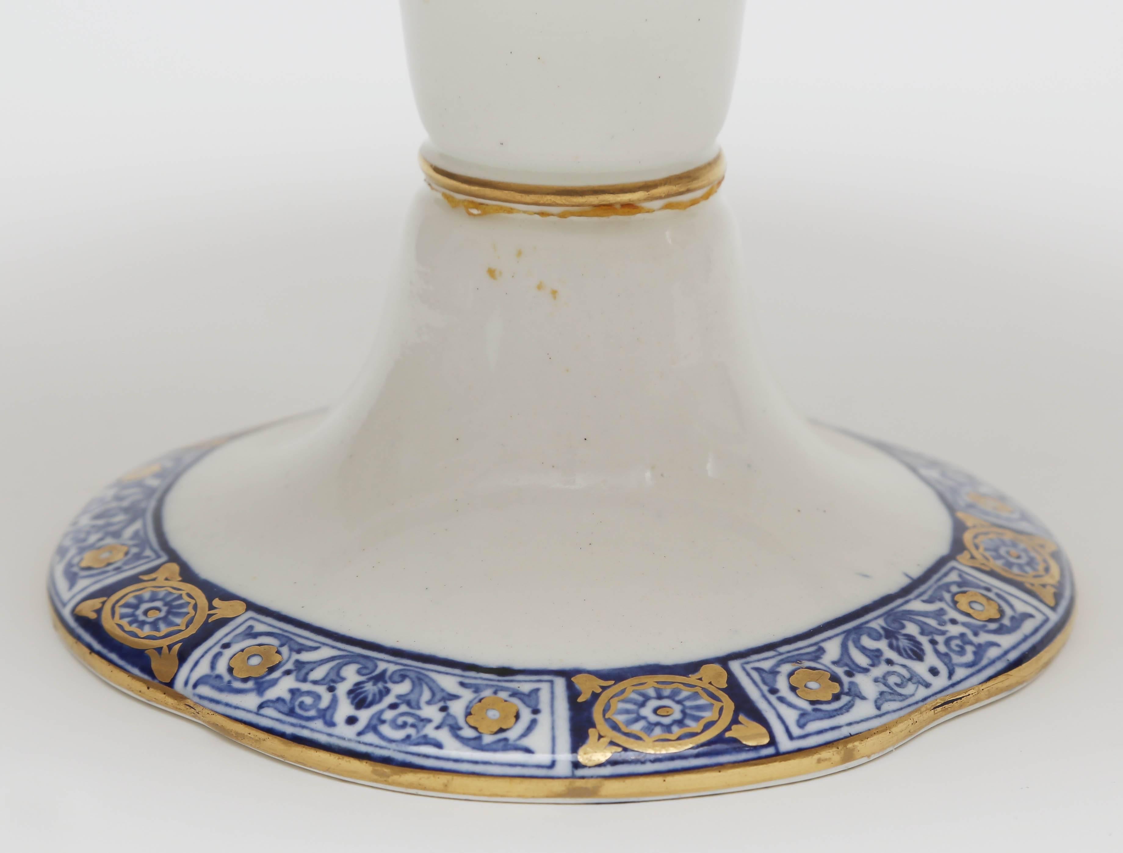 Pair of 19th Century Wedgwood England Dessert Compotes or Tazzas, Blue and Gold In Good Condition In West Palm Beach, FL