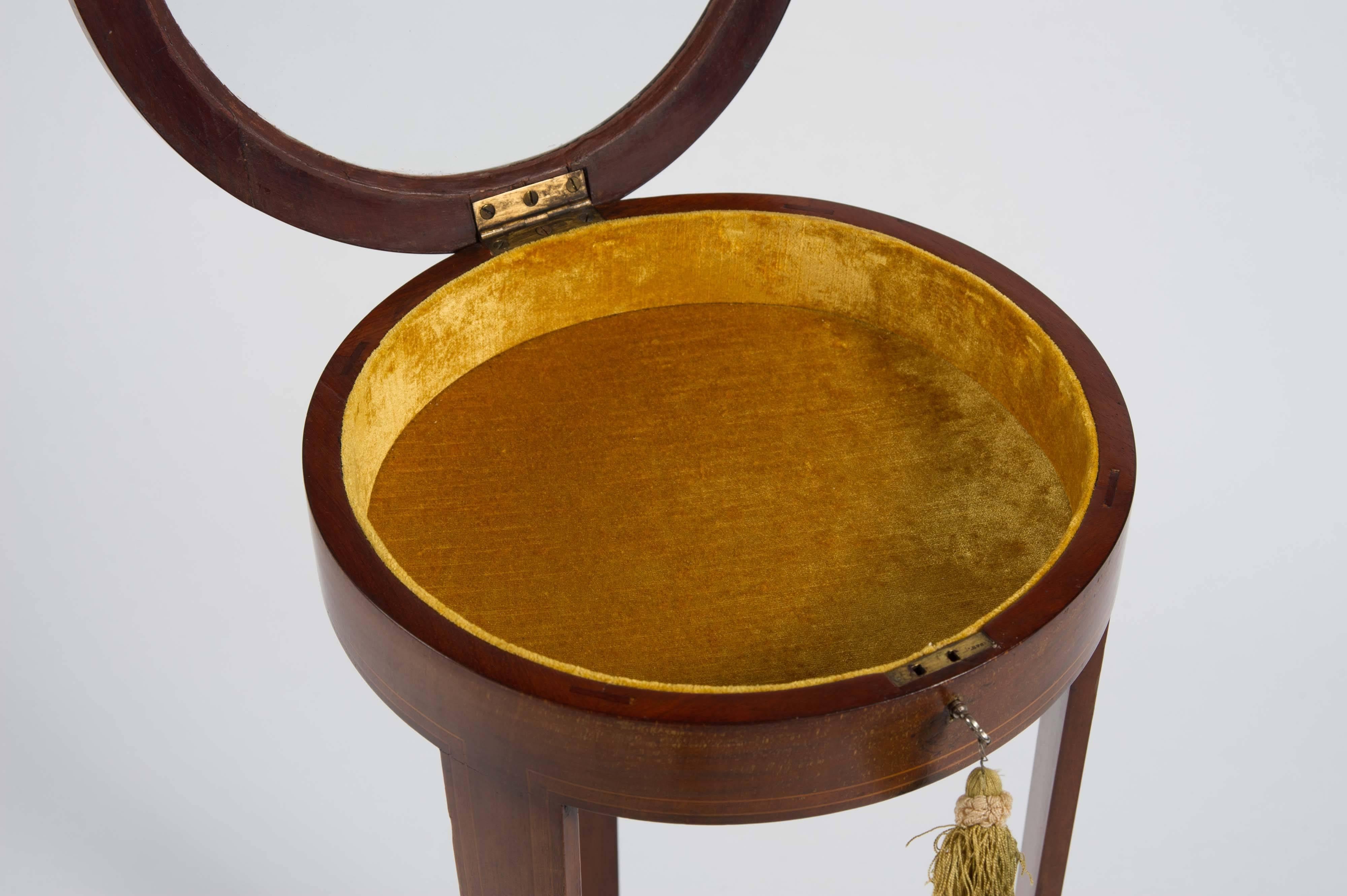 Early 20th Century Edwardian Mahogany Circular Bijouterie Table with Gold Velvet 5