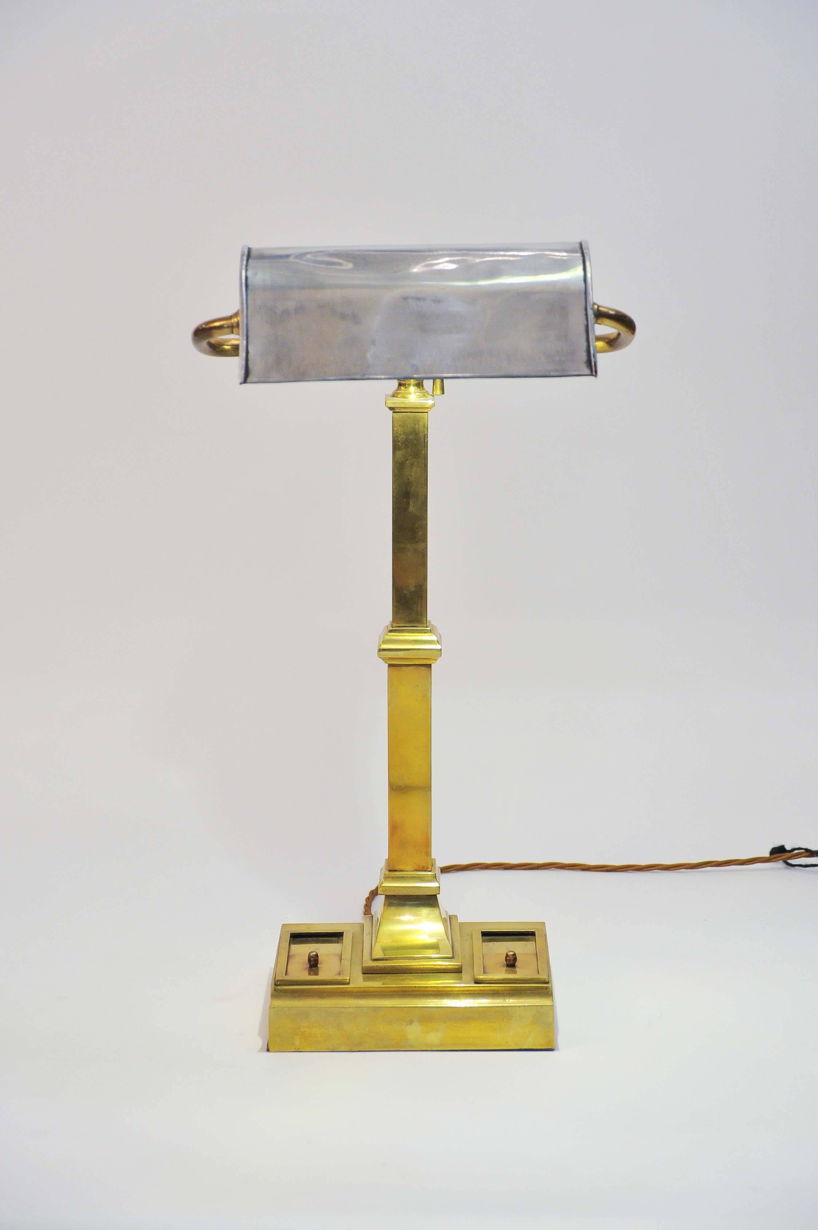 English Early 20th Century Brass Desk Lamp with Original Inkwells and Pen Tray For Sale