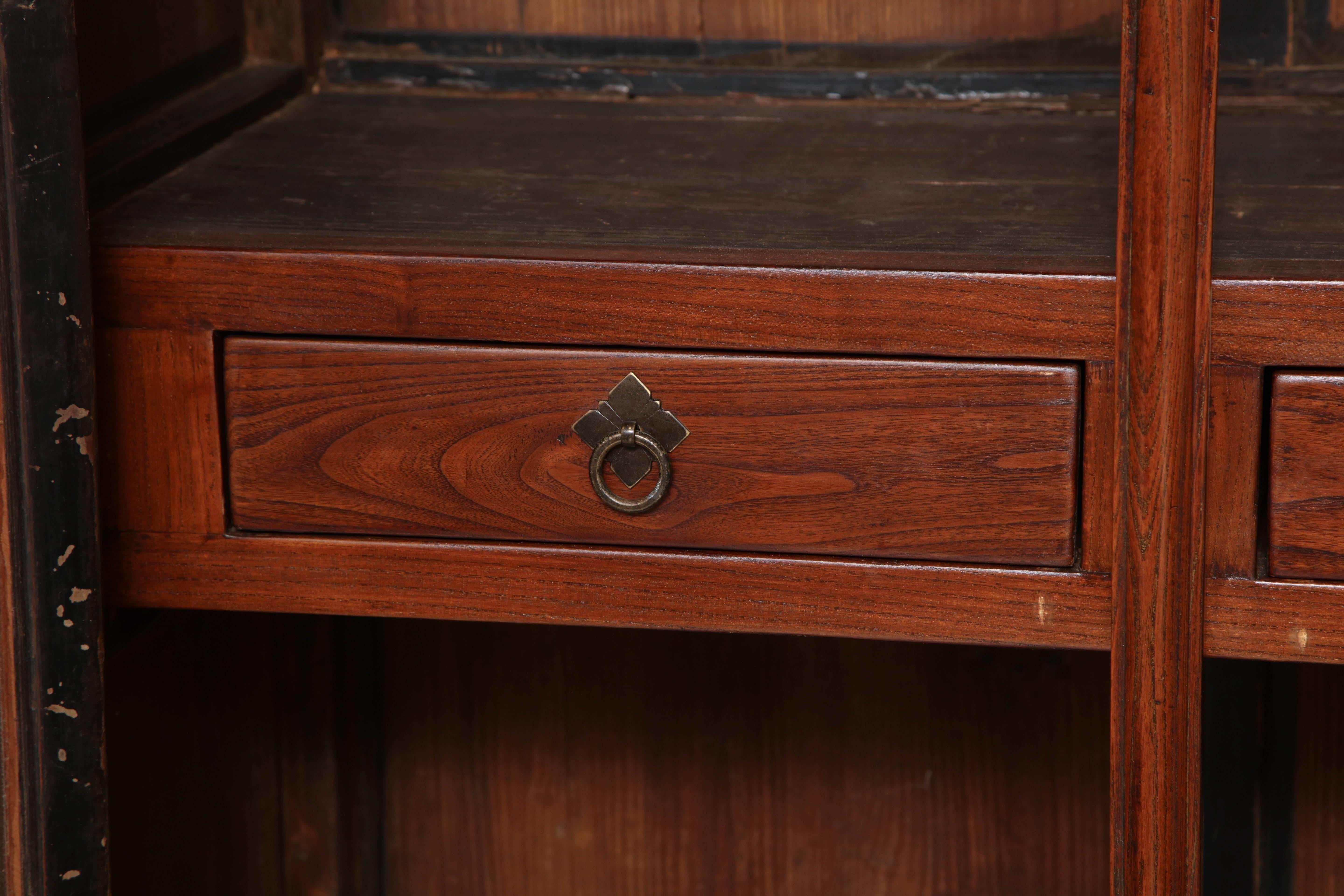 Early 19th Century Chinese Elm Armoire or Cabinet For Sale 3