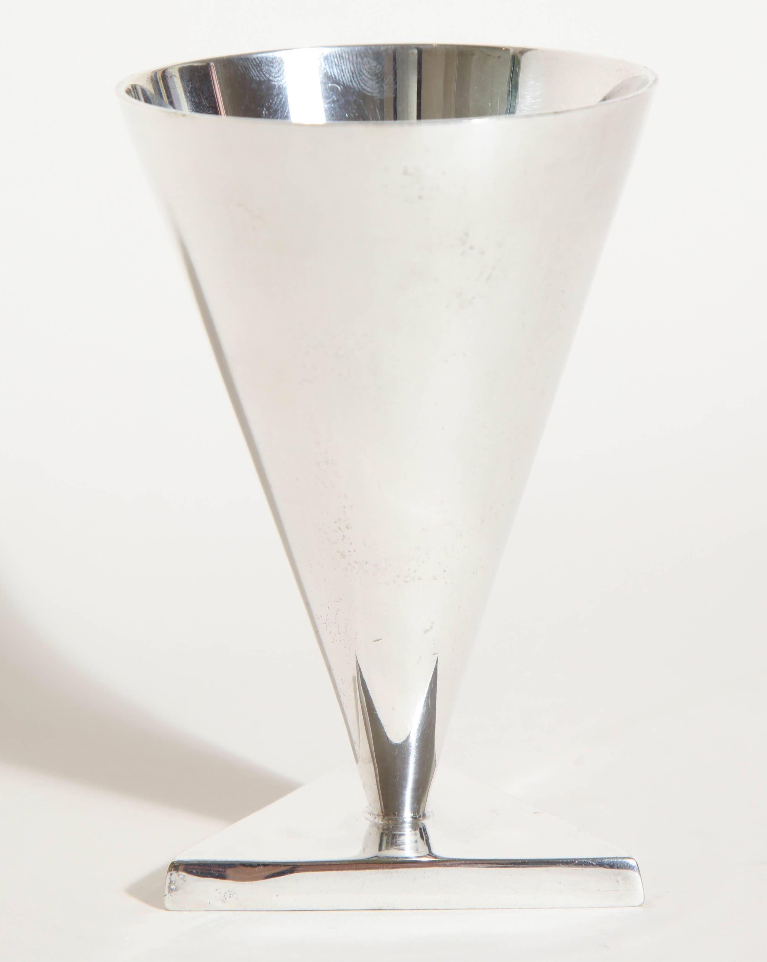 French Art Deco Silver Plated Cocktail Coupe Attributed to Maison Desny For Sale 2