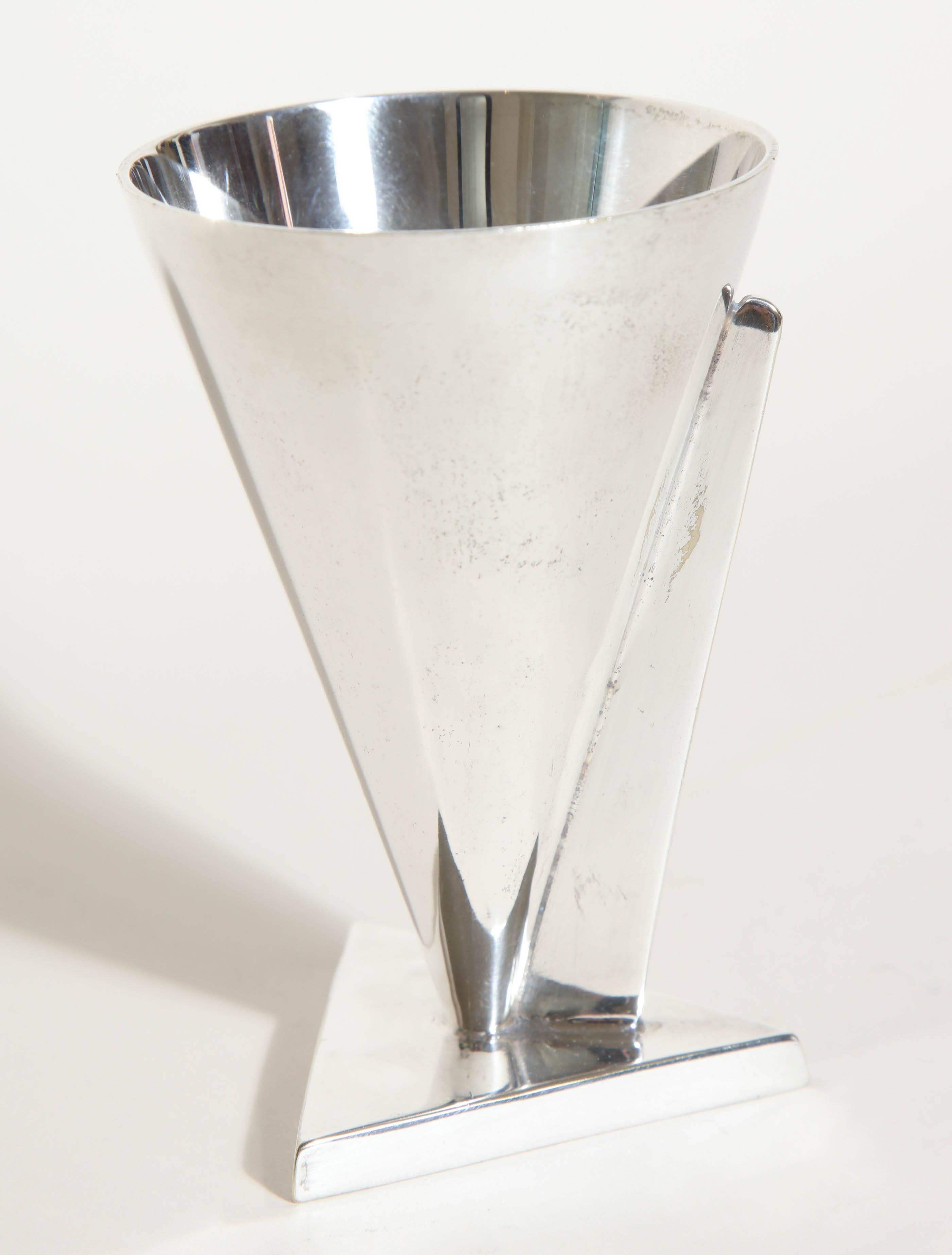 French Art Deco Silver Plated Cocktail Coupe Attributed to Maison Desny For Sale 4