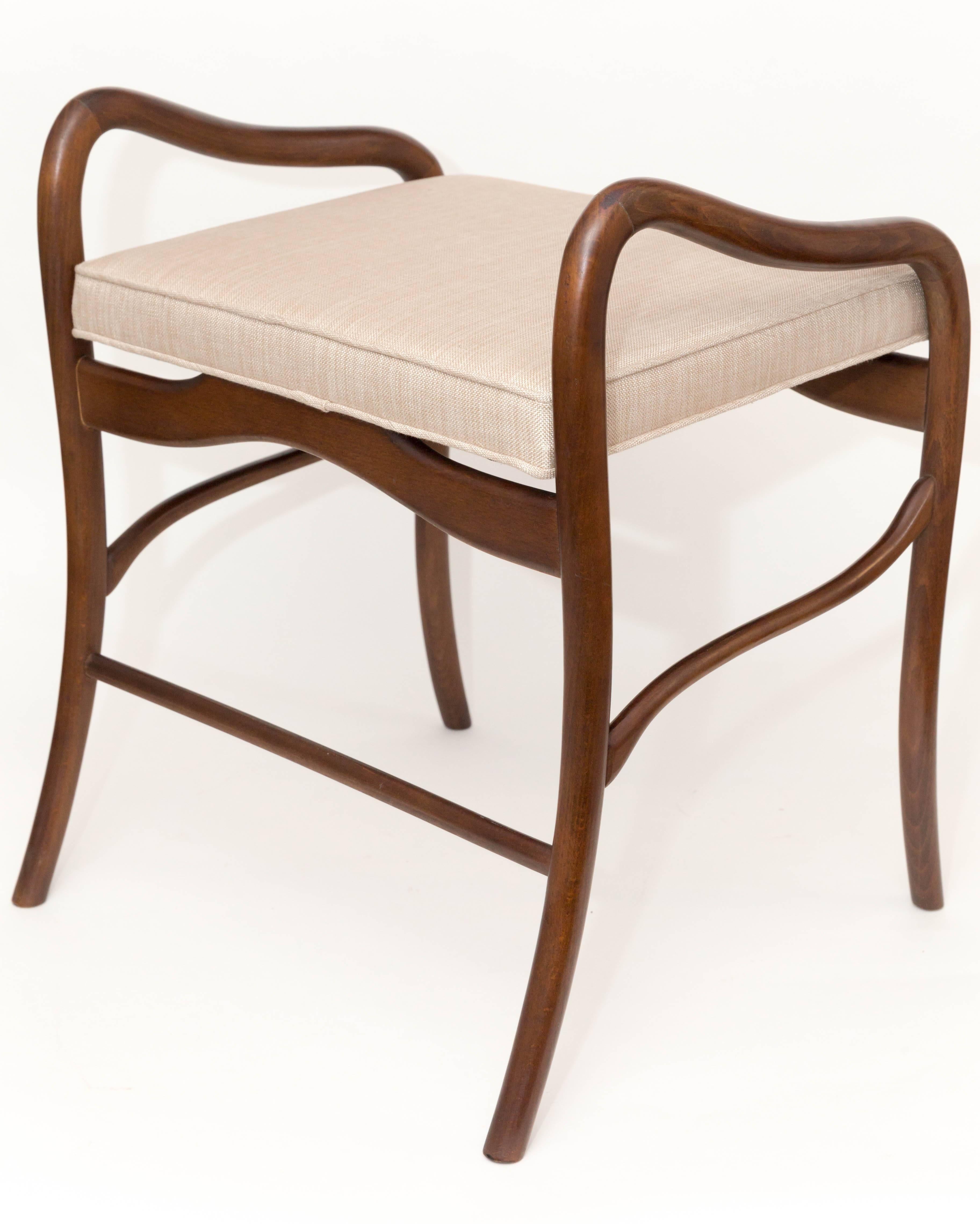20ième siècle Bancs en bois curvilignes avec sièges tapissés en vente