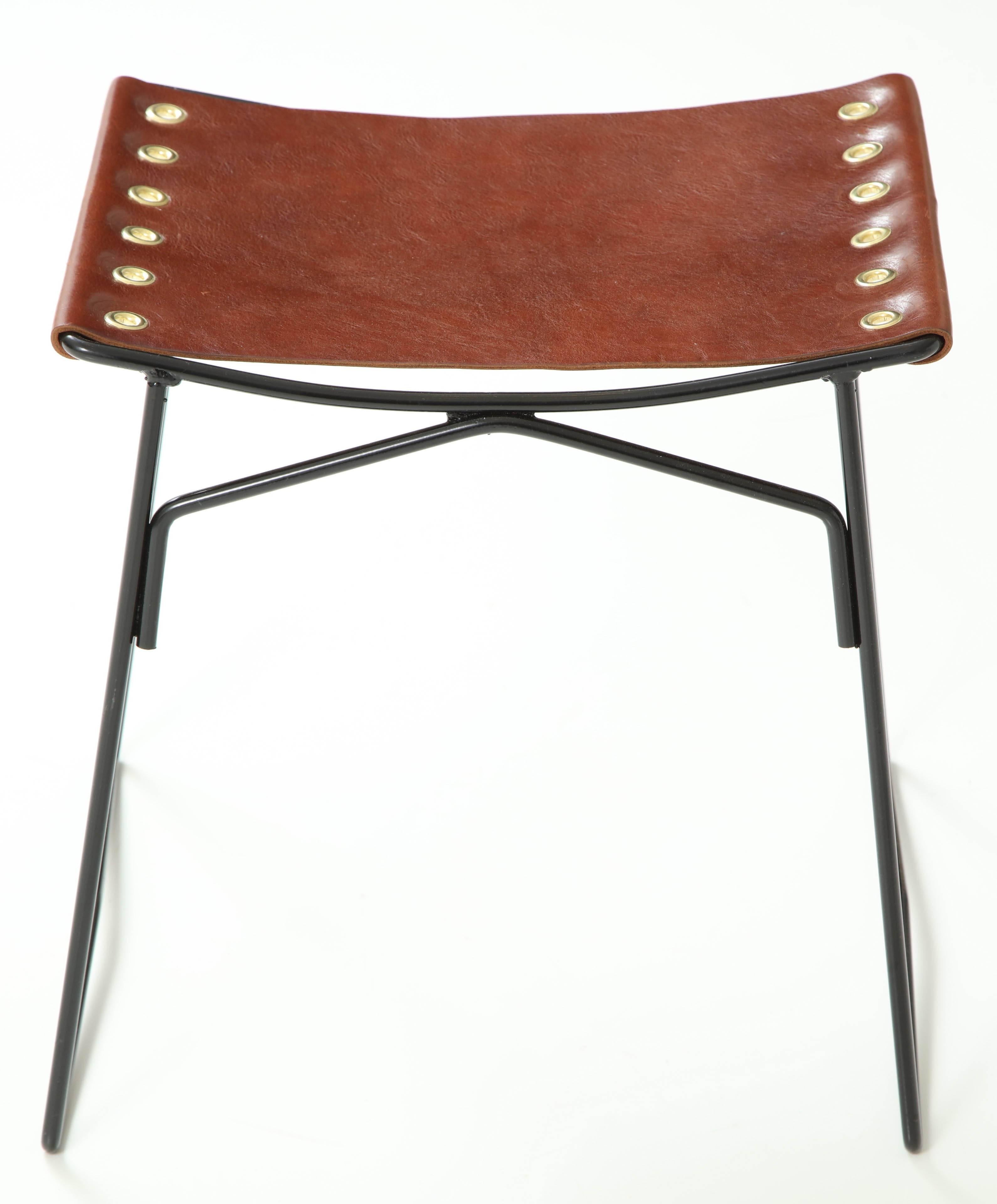 Pair of Leather Stools with Riveted Slings In Good Condition For Sale In Newburgh, NY