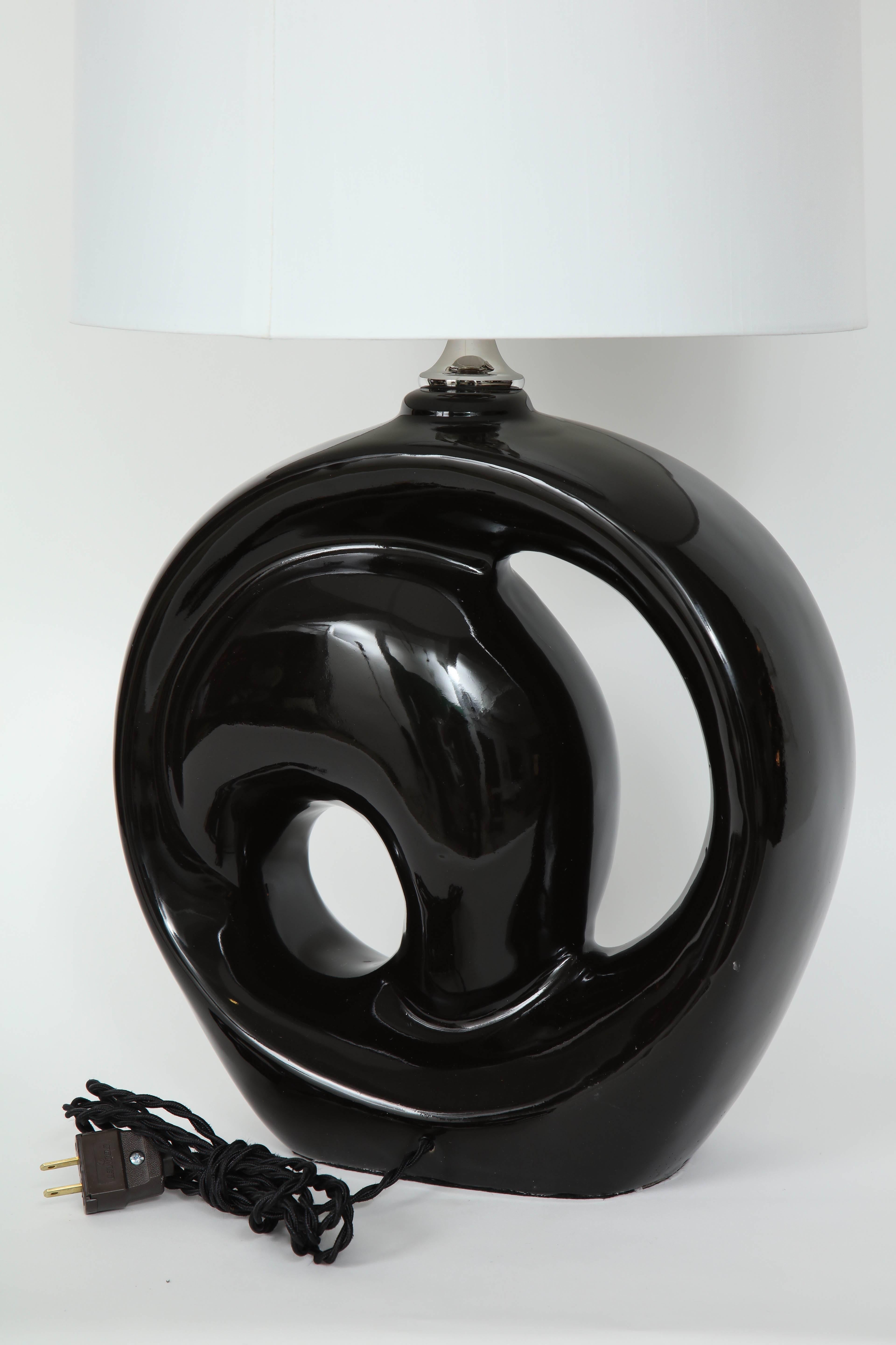 Modernist Black Ceramic Lamps In Excellent Condition In New York, NY
