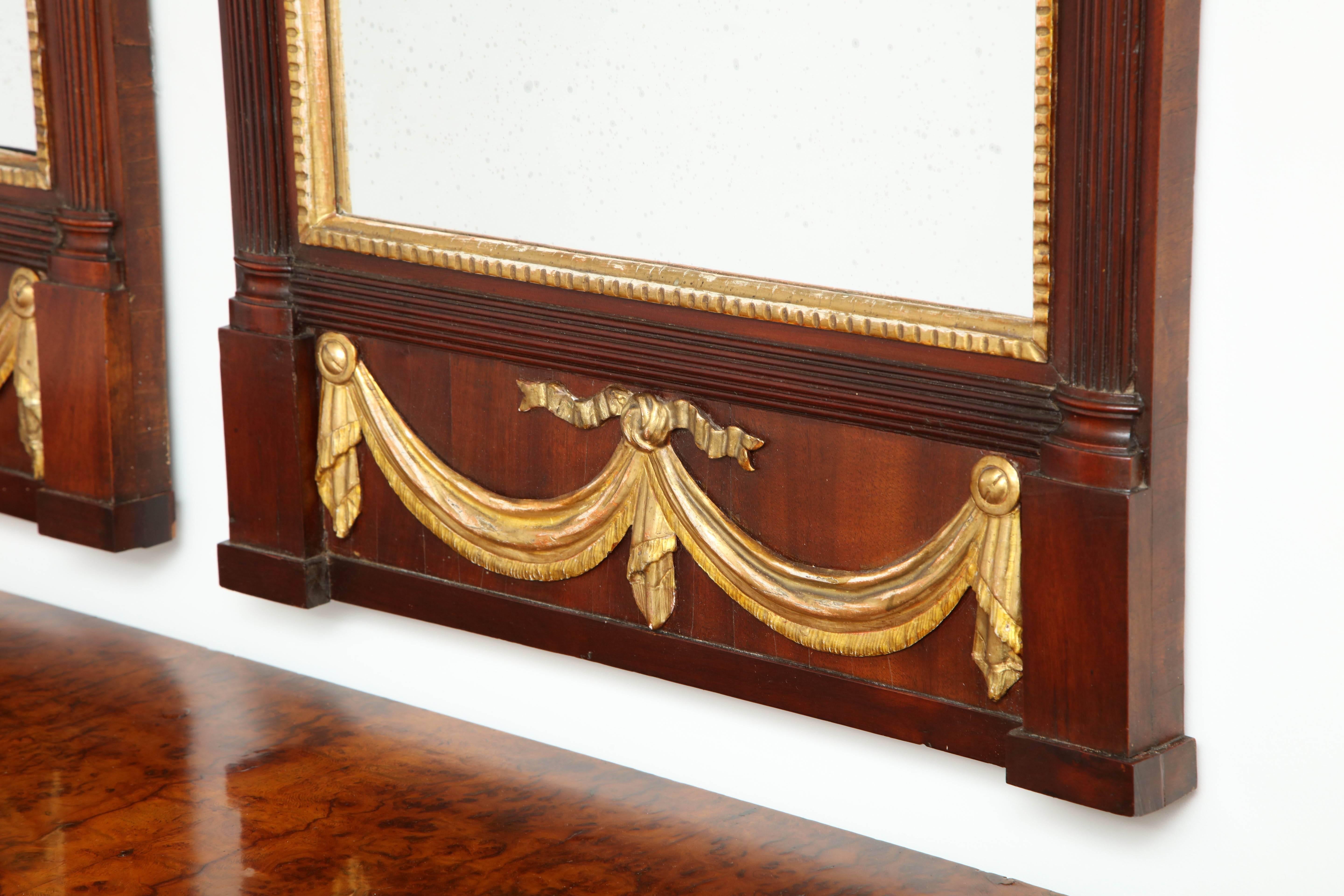 Pair of Danish Louis XVI Mahogany and Parcel-Gilt Mirrors, circa 1790s In Good Condition For Sale In New York, NY
