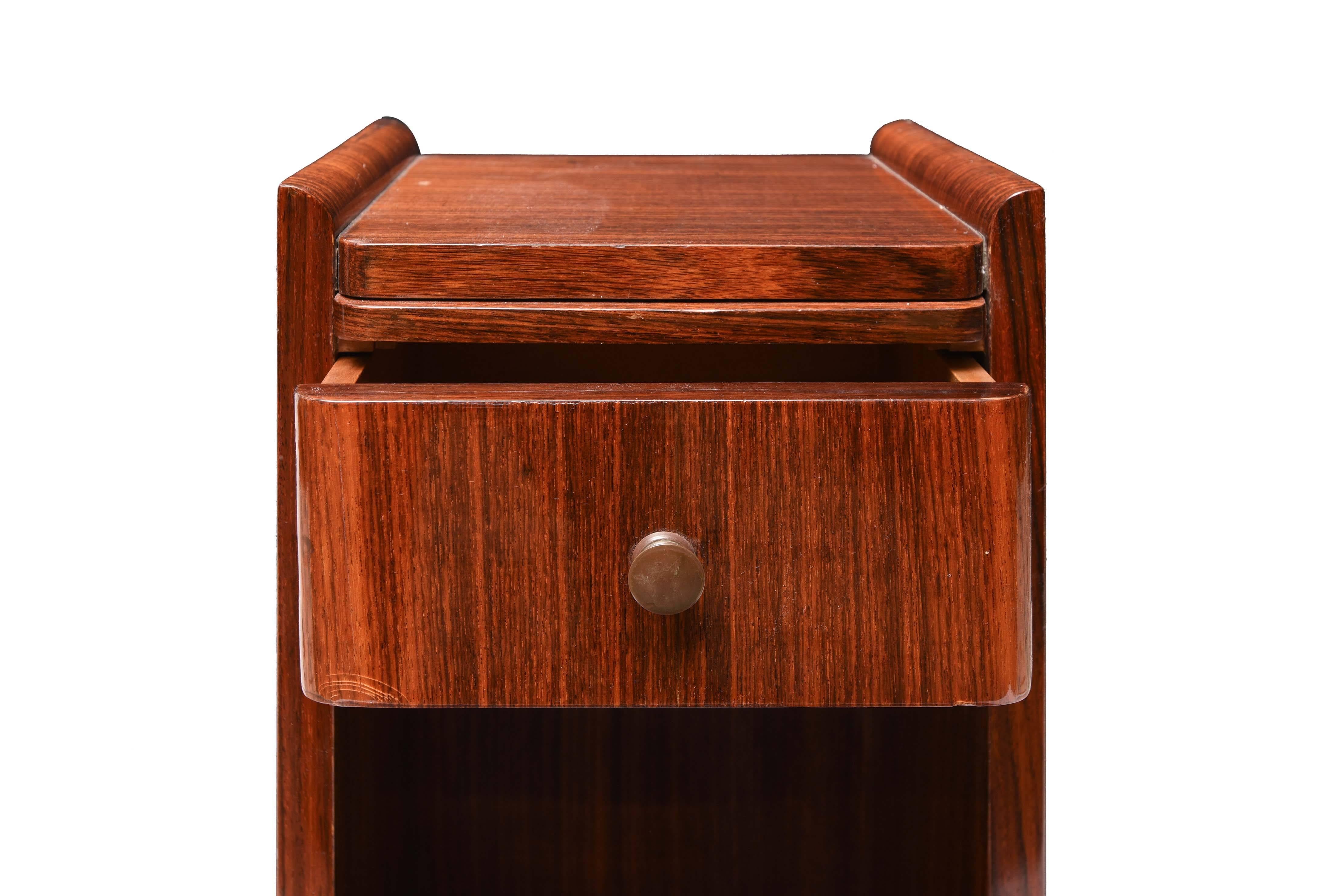 Elegant Rosewood Bedside Attributed to Ico Parisi In Excellent Condition For Sale In Milan, IT