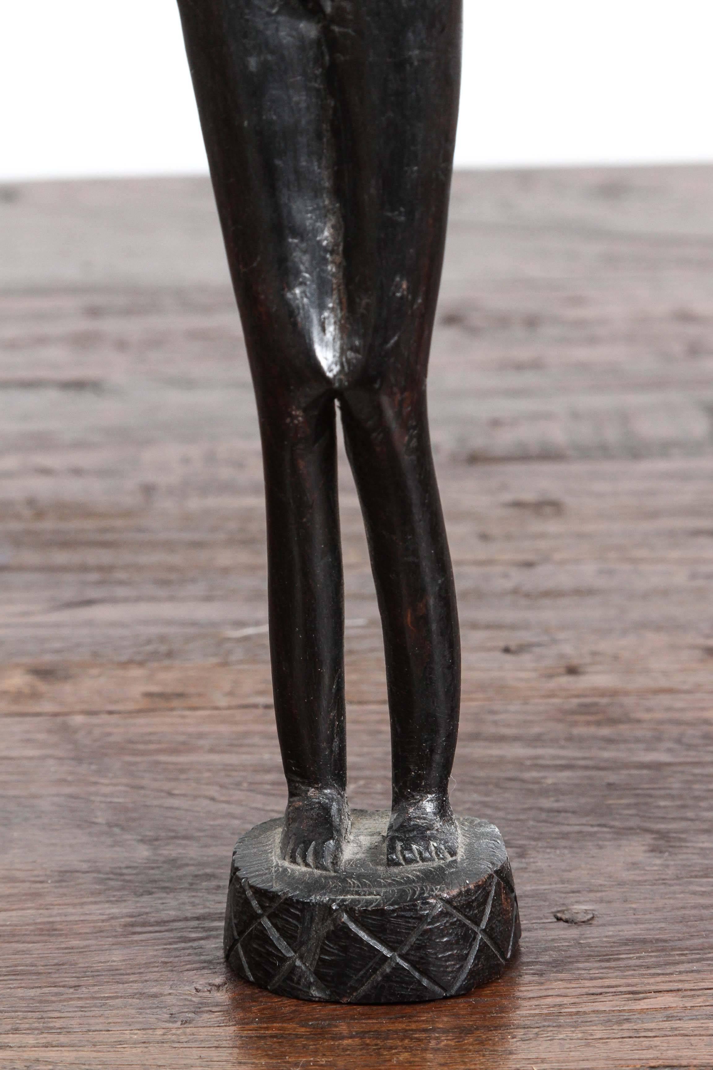 Artisanat Statue africaine décorative sculptée à la main du Kenya en vente