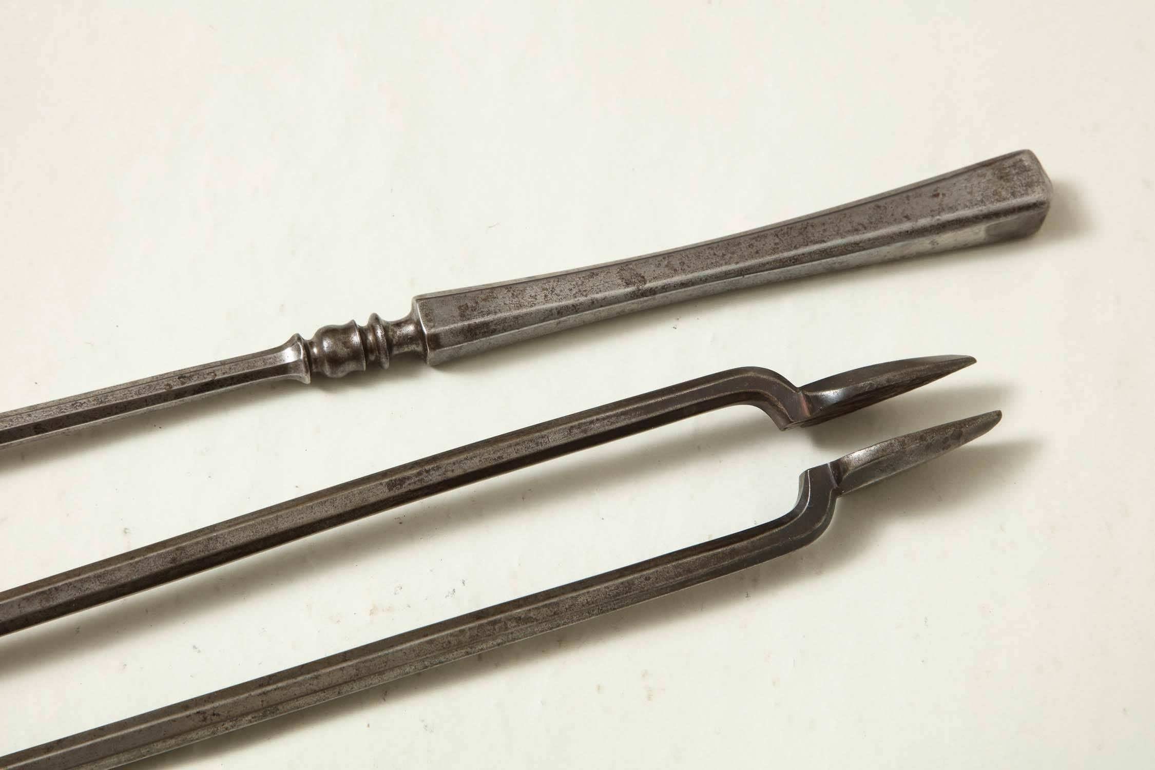 Elegant Set of Steel Fire Tools In Excellent Condition For Sale In Greenwich, CT