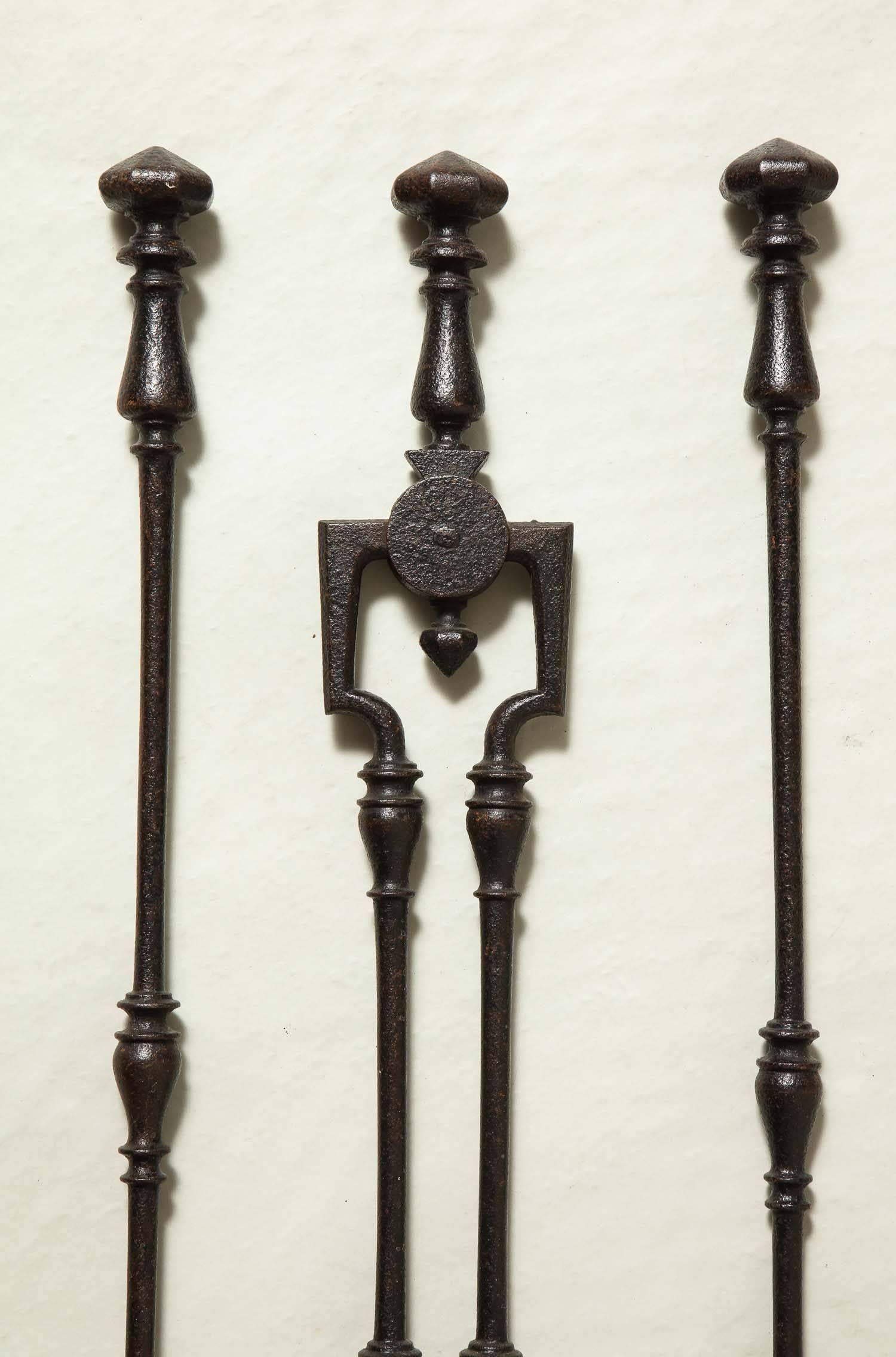 Good Set of Georgian Blackened Steel Fire Tools In Good Condition In Greenwich, CT