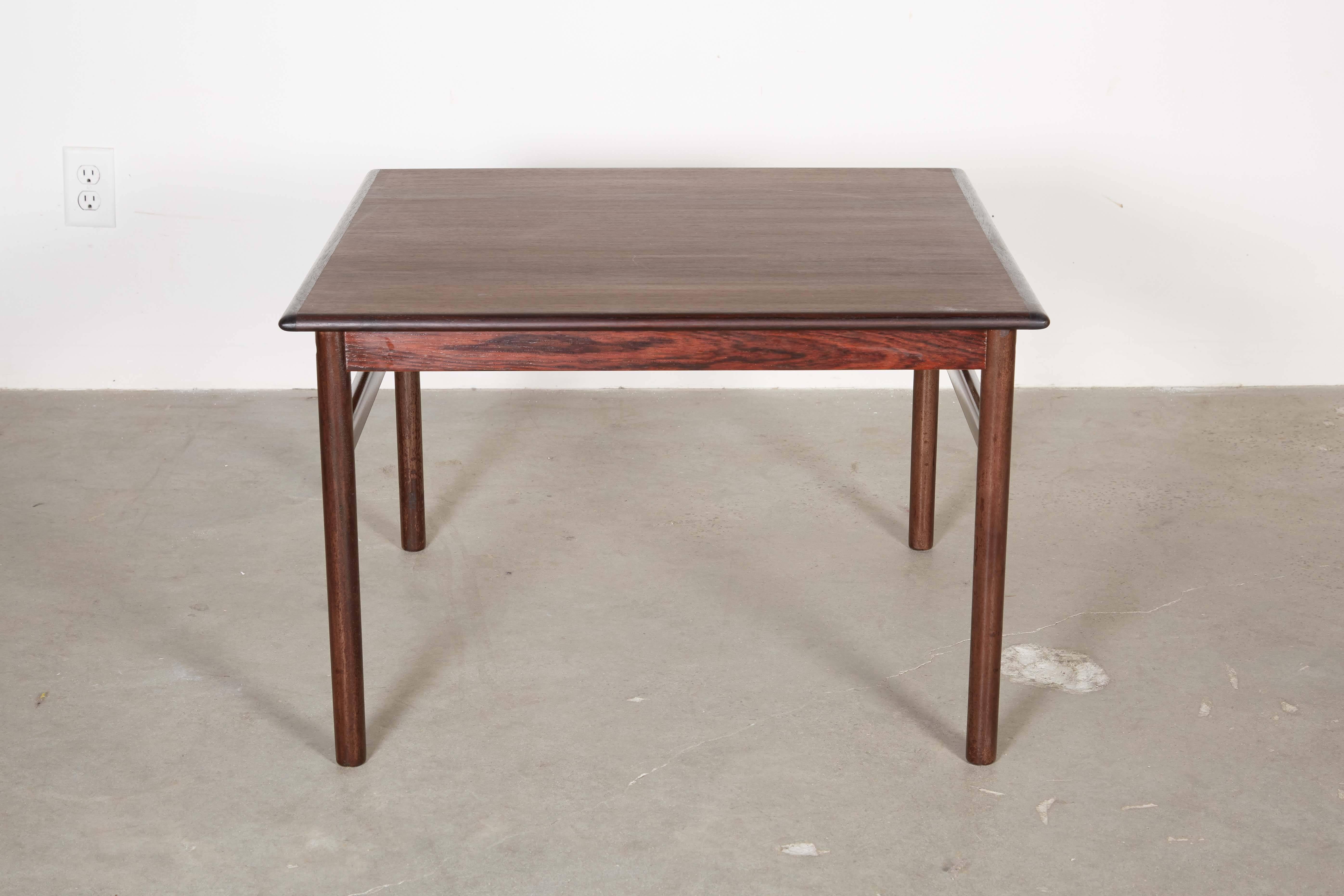 Mid Century 1960s Rosewood Side Table

This vintage side table is in pristine condition. Can be used as a small coffee table also, or anywhere a surface is needed. Ready for pick up, delivery, or shipping anywhere in the world. 
