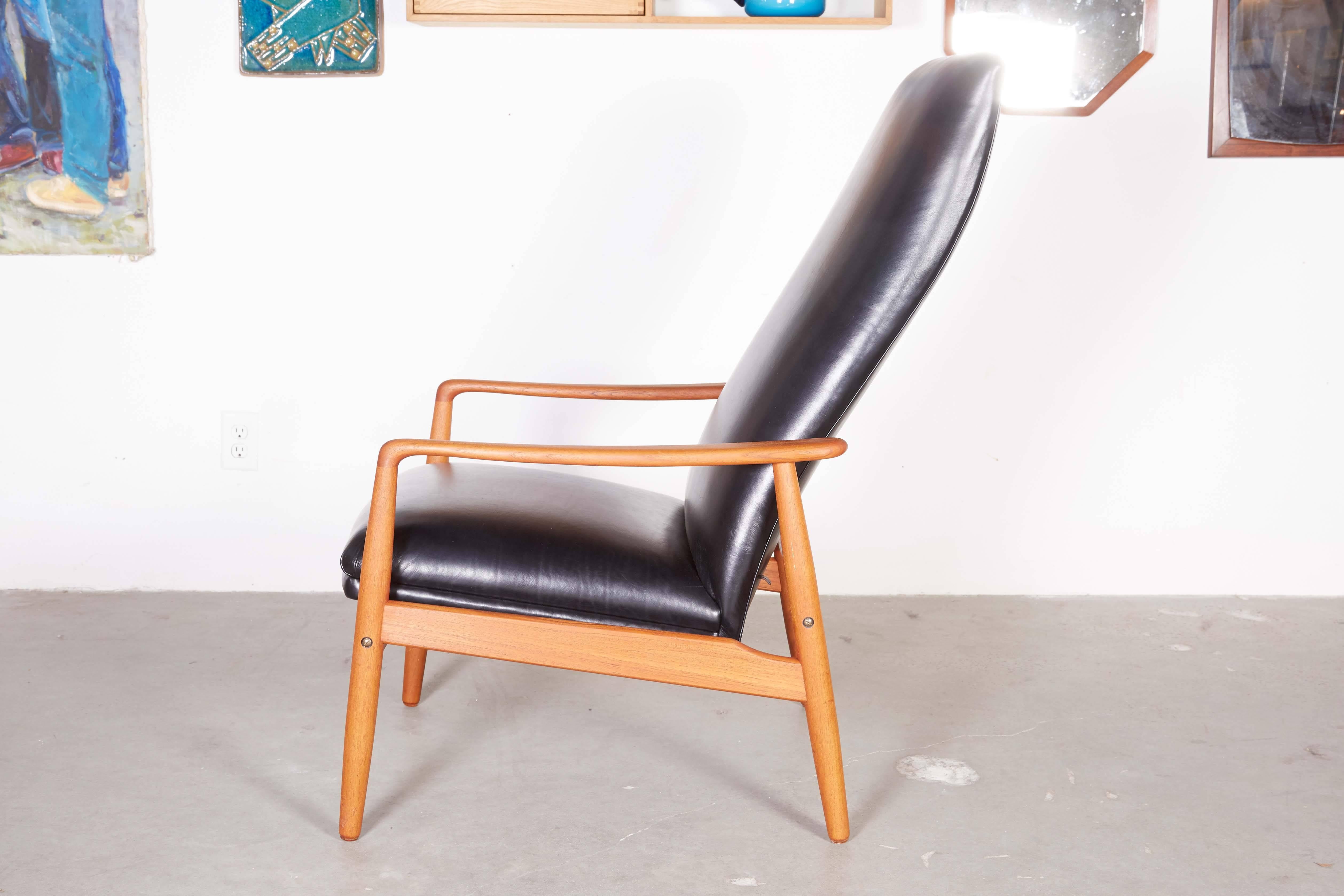Scandinavian Modern Mid Century Recliner Chair by Soren Ladefoged