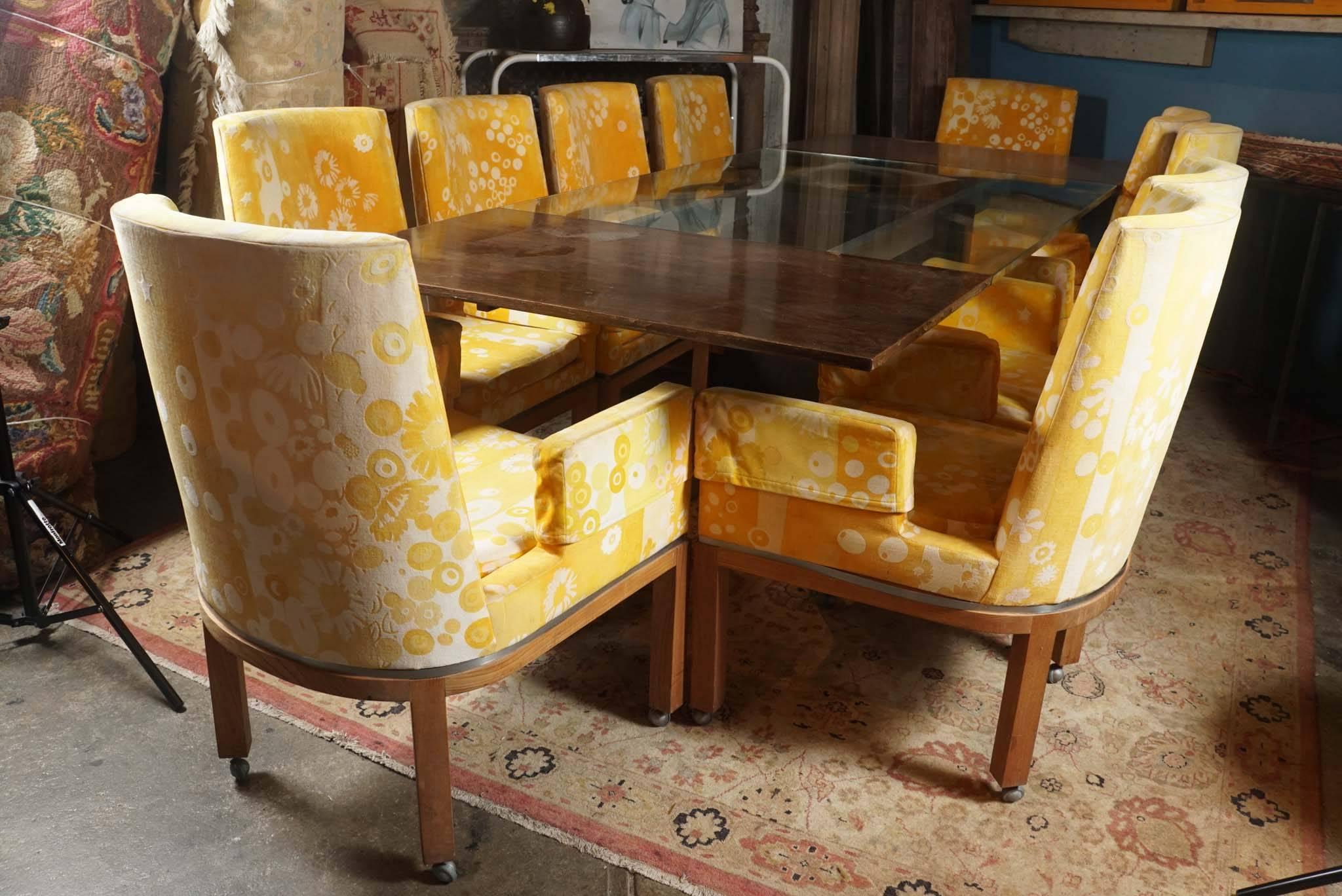 Mid-Century Modern Dining Table and Chairs, 10 In Good Condition In Hudson, NY